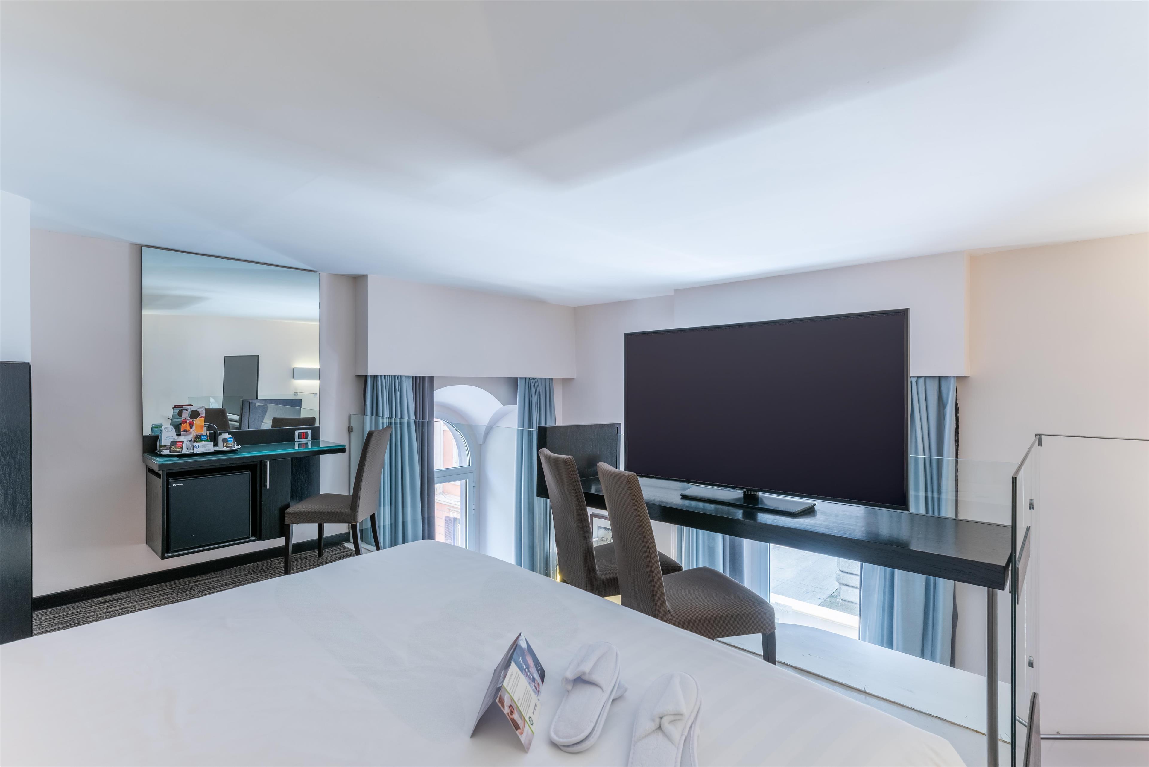 Junior Suite King Size Bed