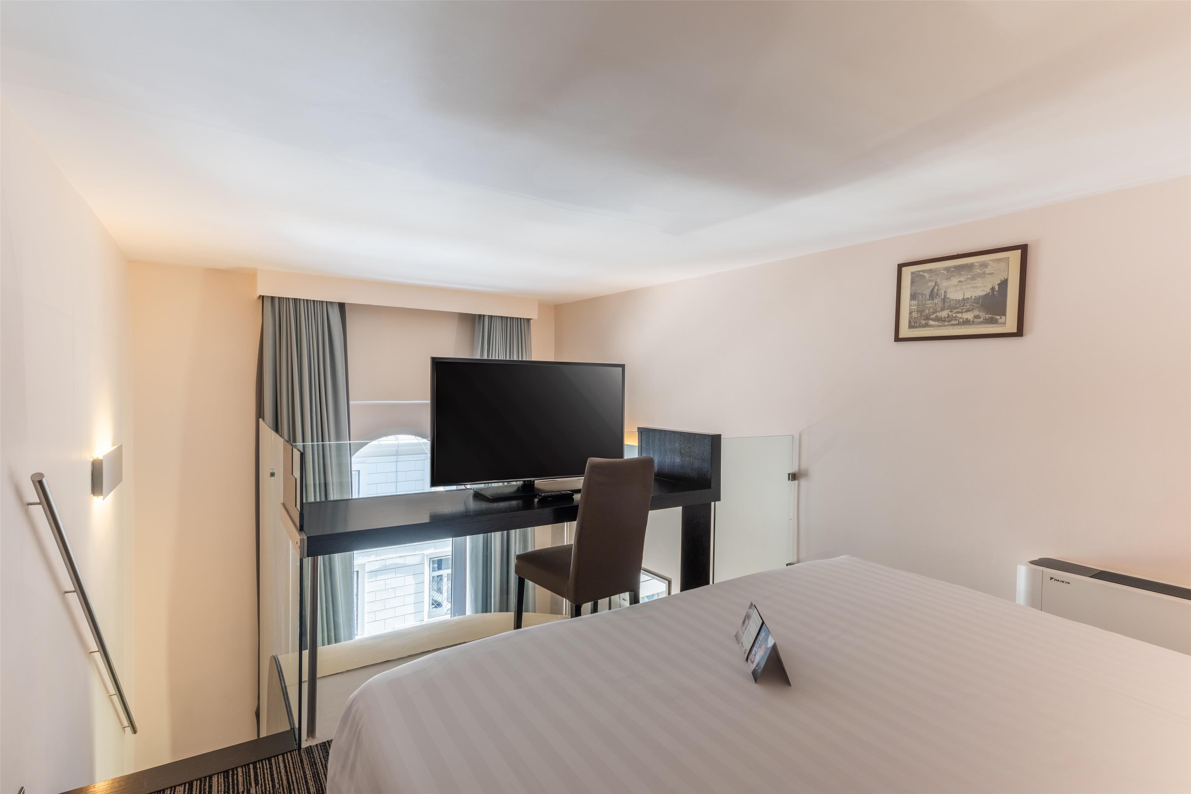 Double Deluxe King Bed