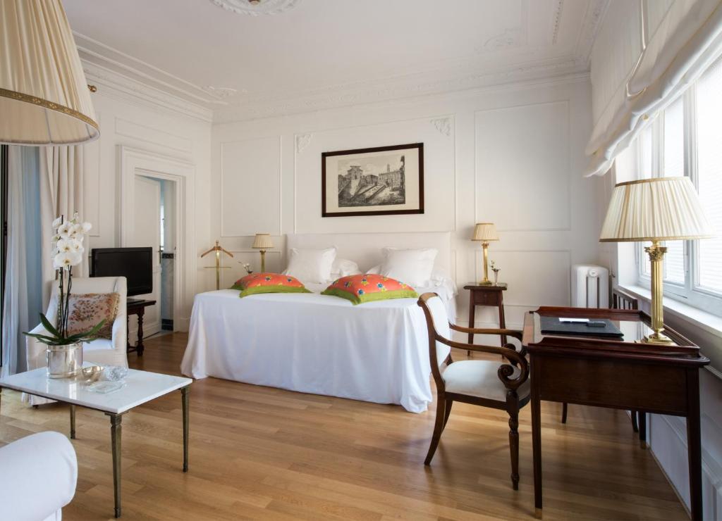 Junior Suite with Views