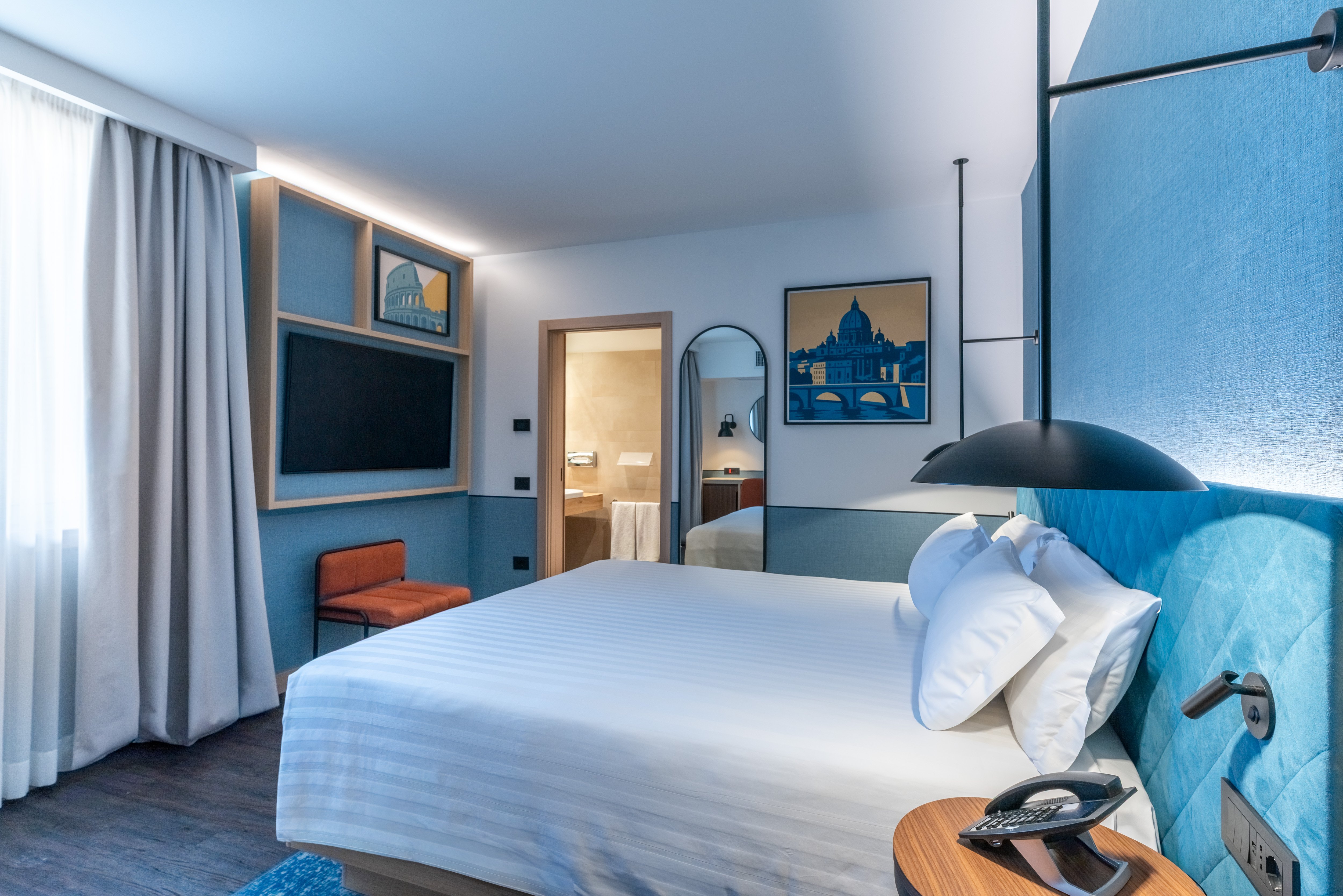 Double Accessible King Size Bed