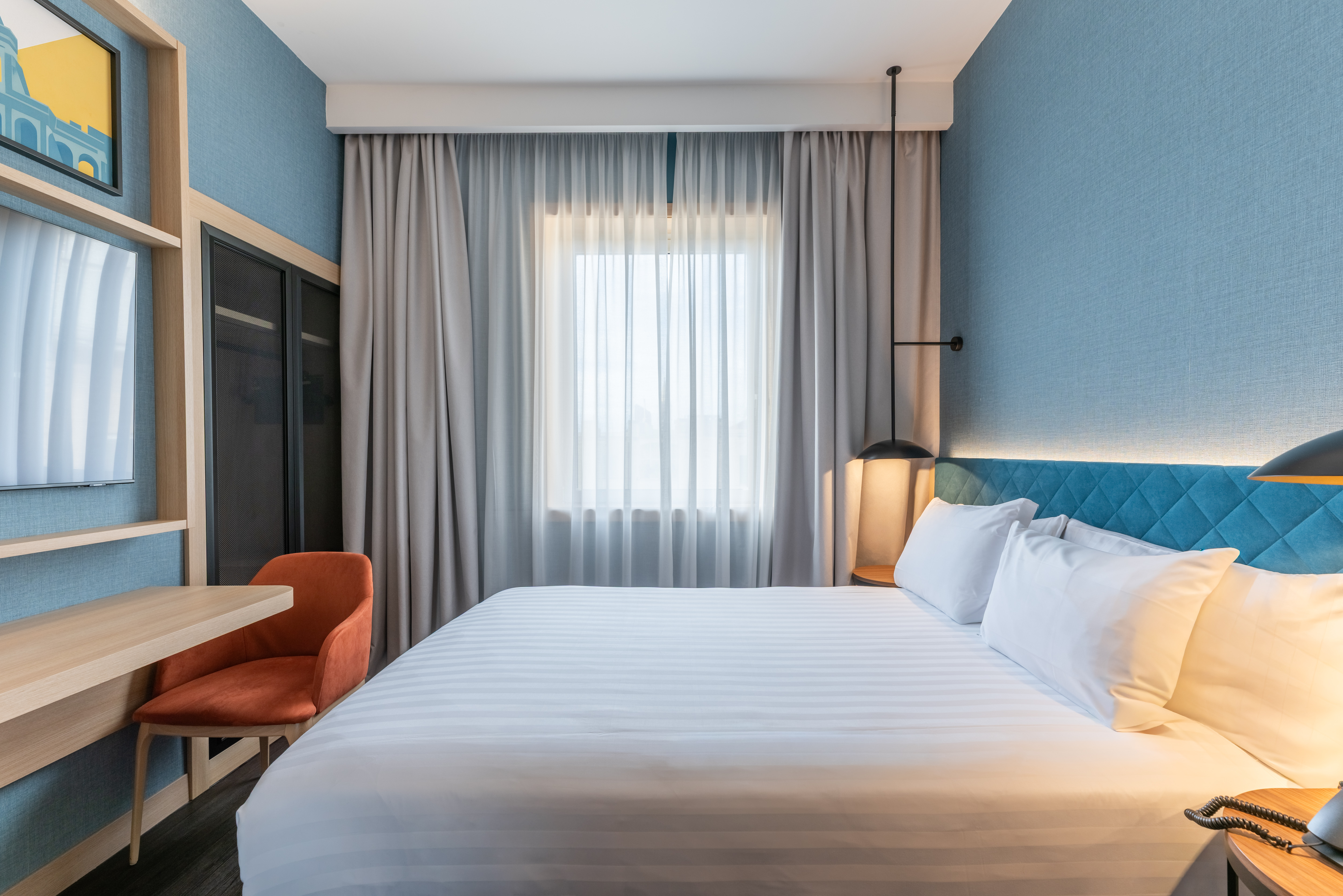 Double Queen Size Bed