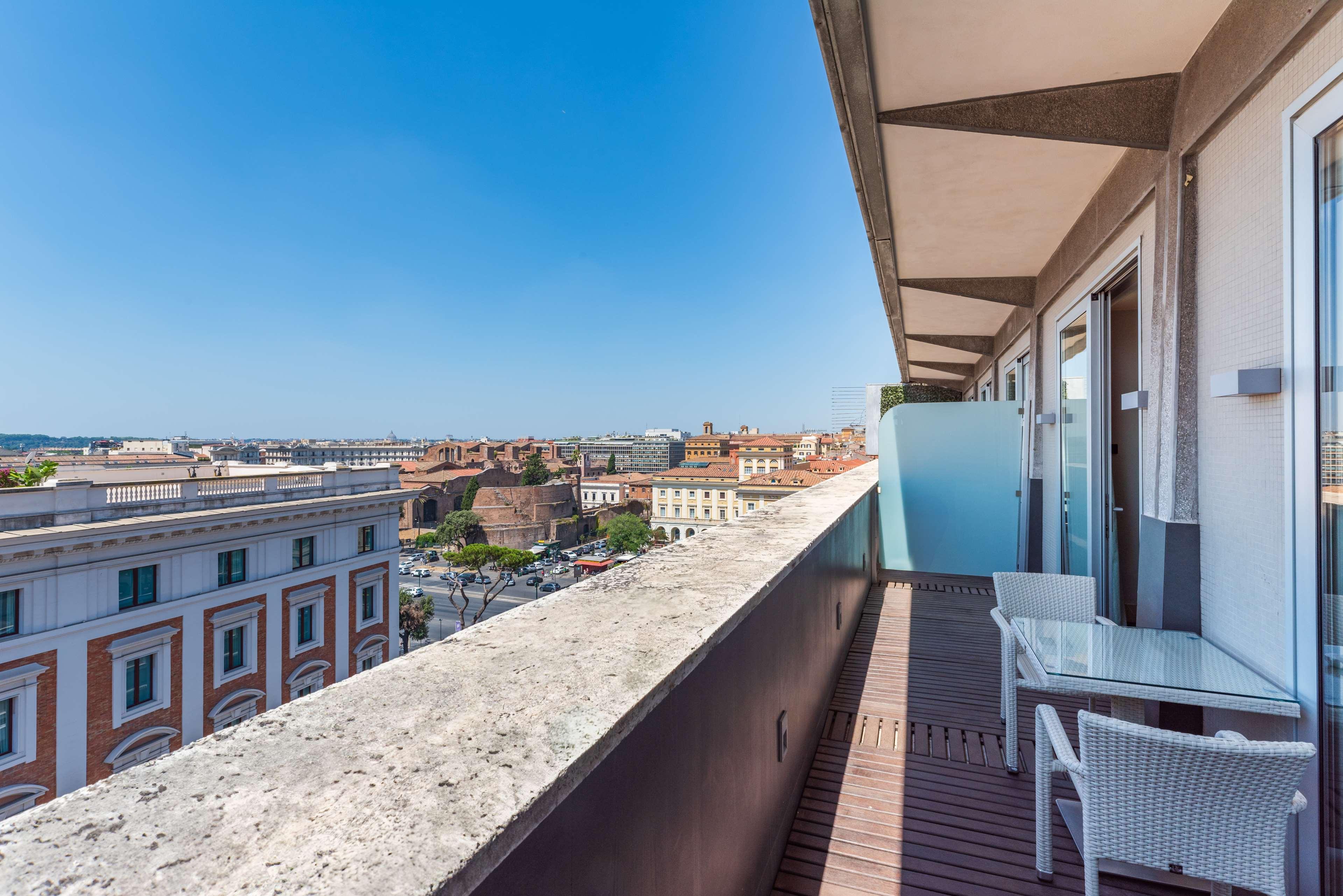 Junior Suite King Size Bed