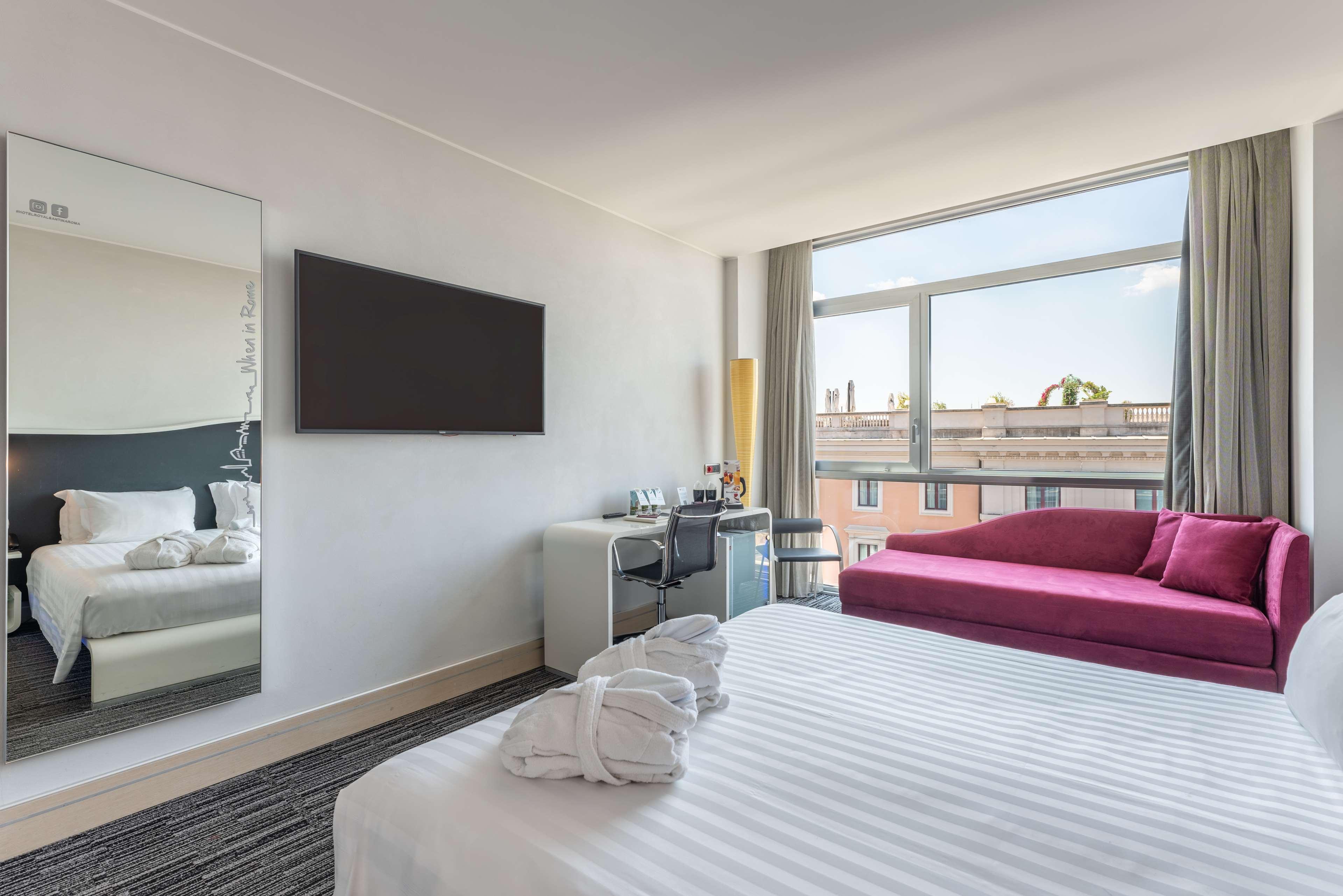 Triple Deluxe King Bed