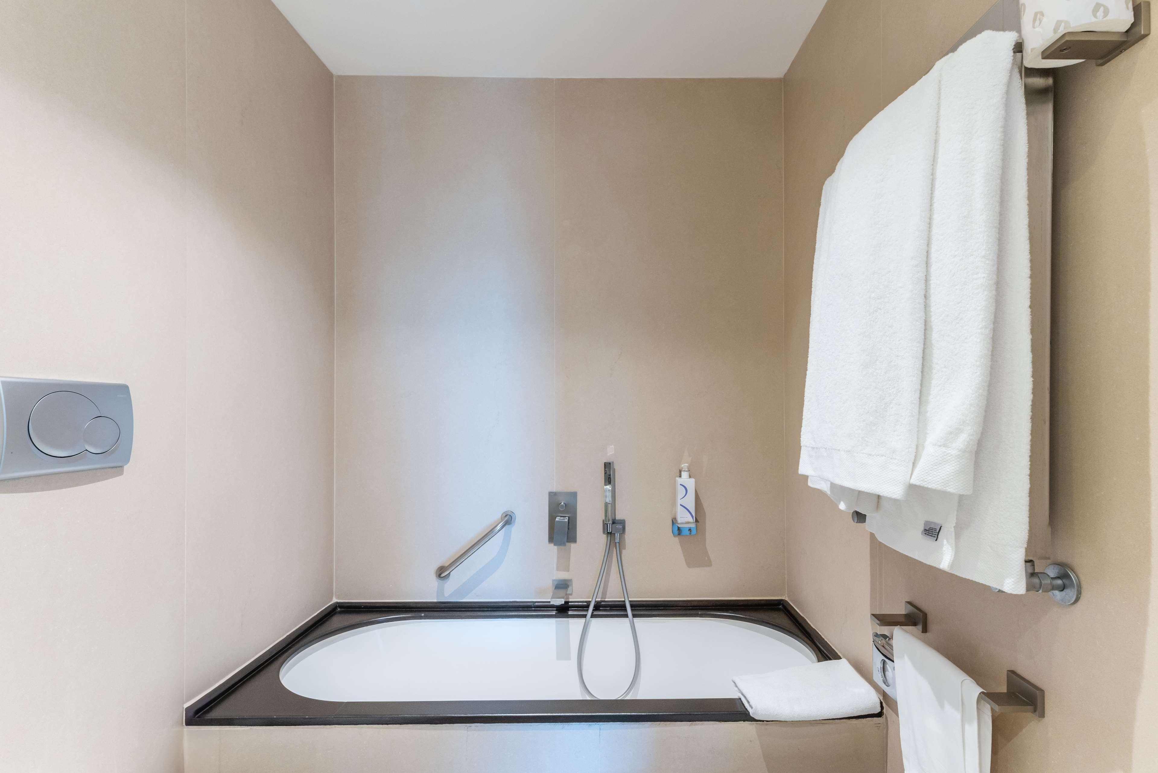 Triple Deluxe King Bed