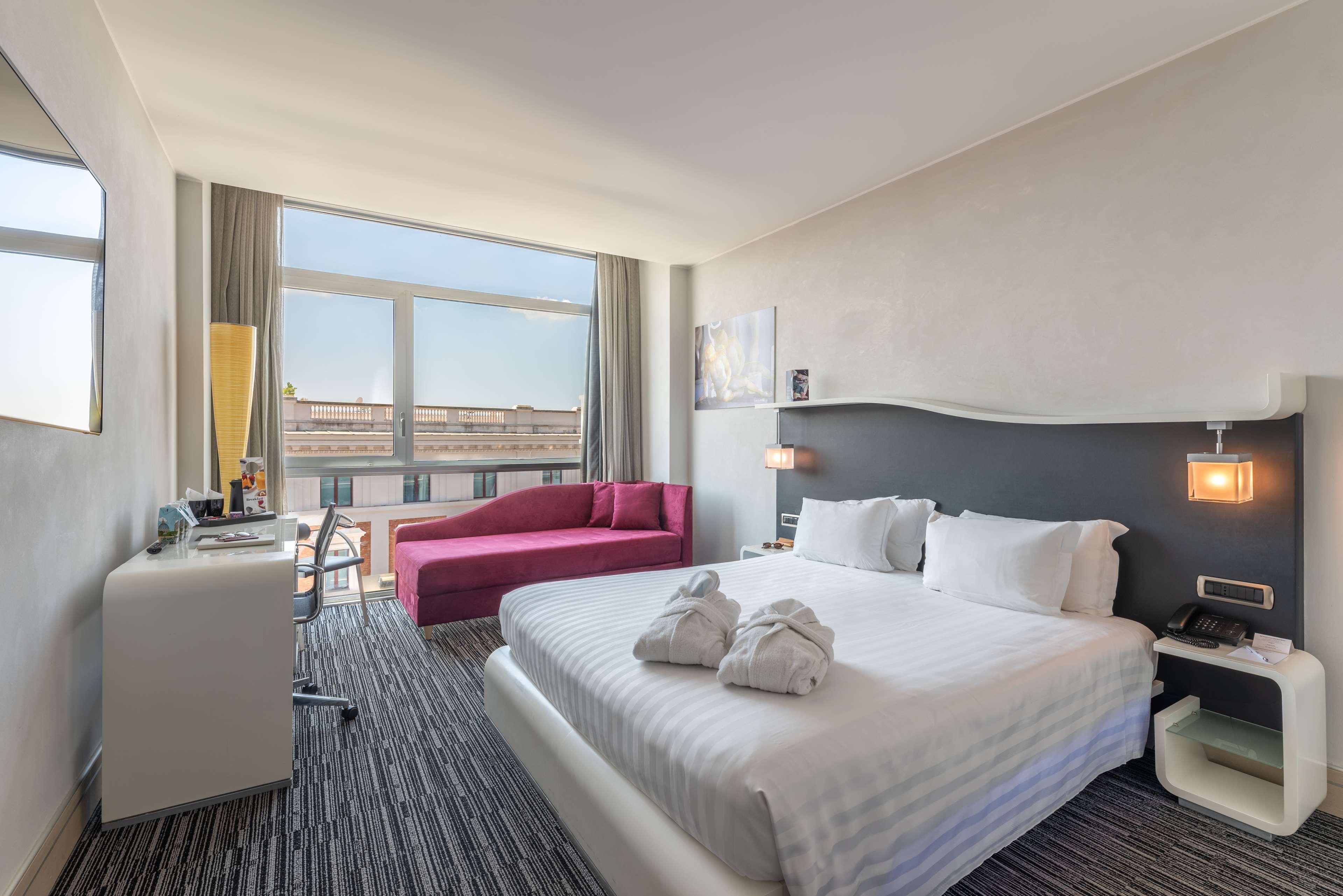 Triple Deluxe King Bed