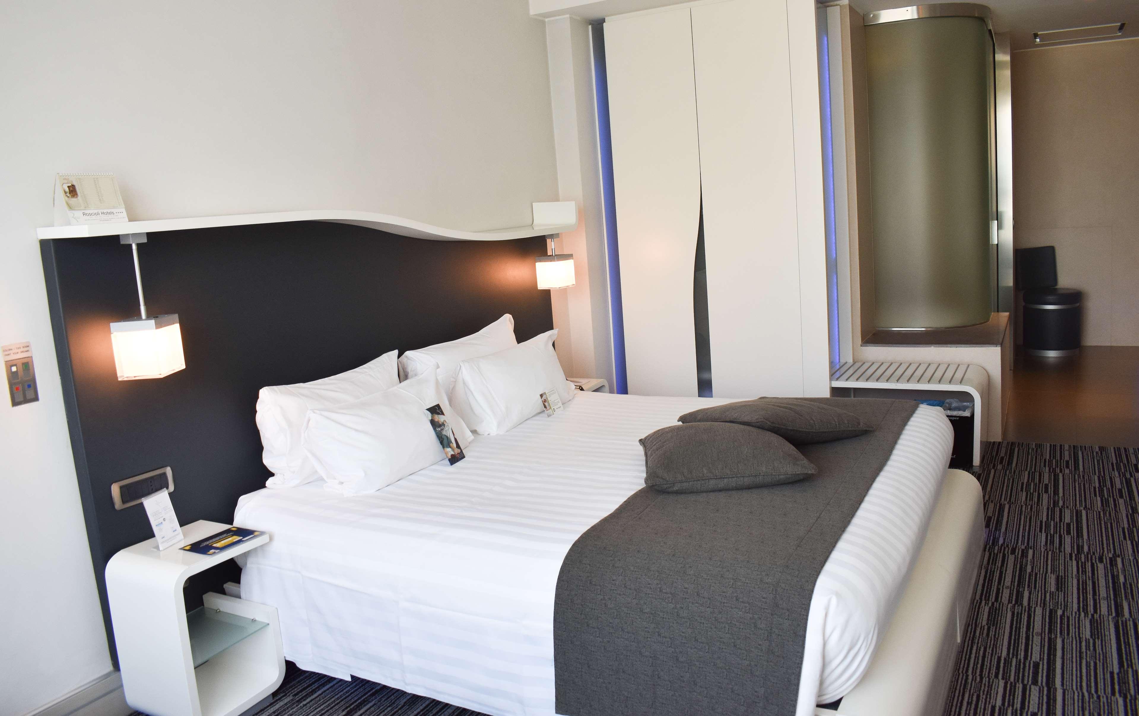 Triple Deluxe King Bed