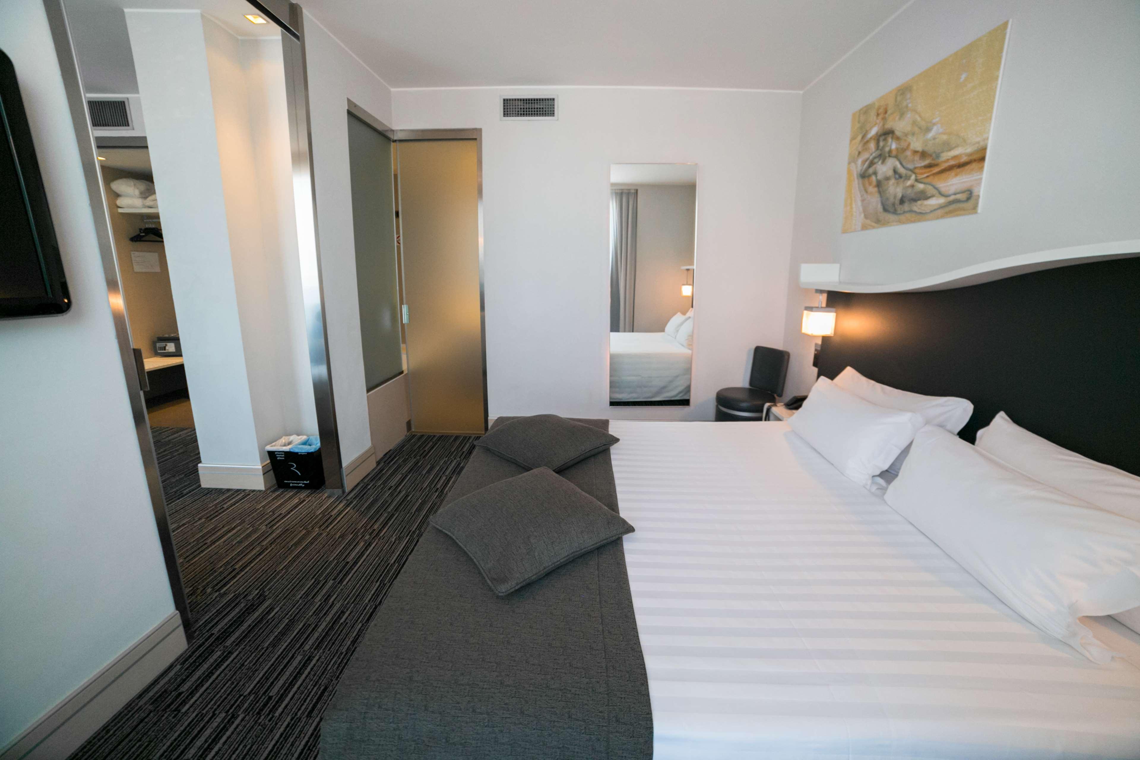 Junior Suite King Size Bed