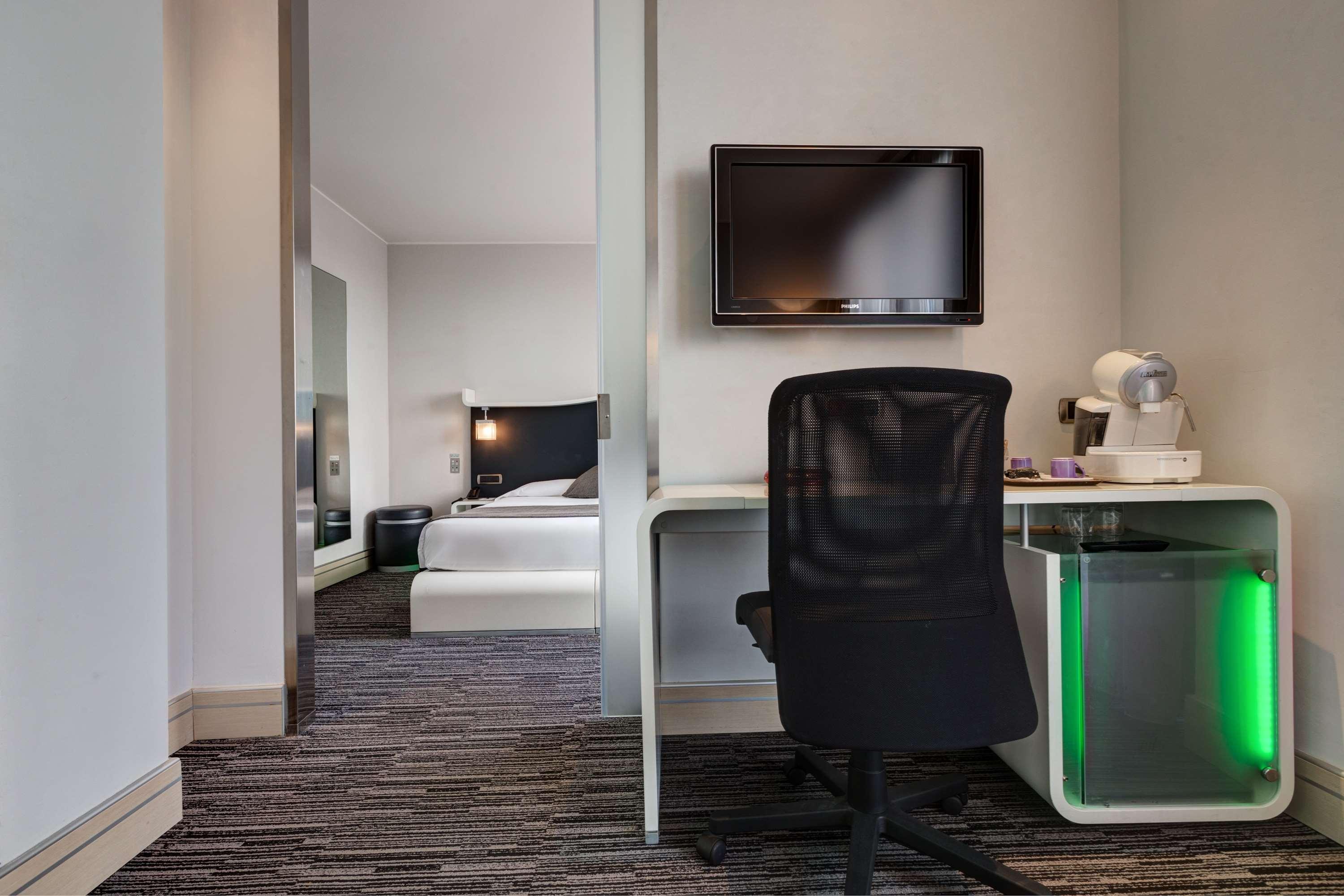 Junior Suite King Size Bed