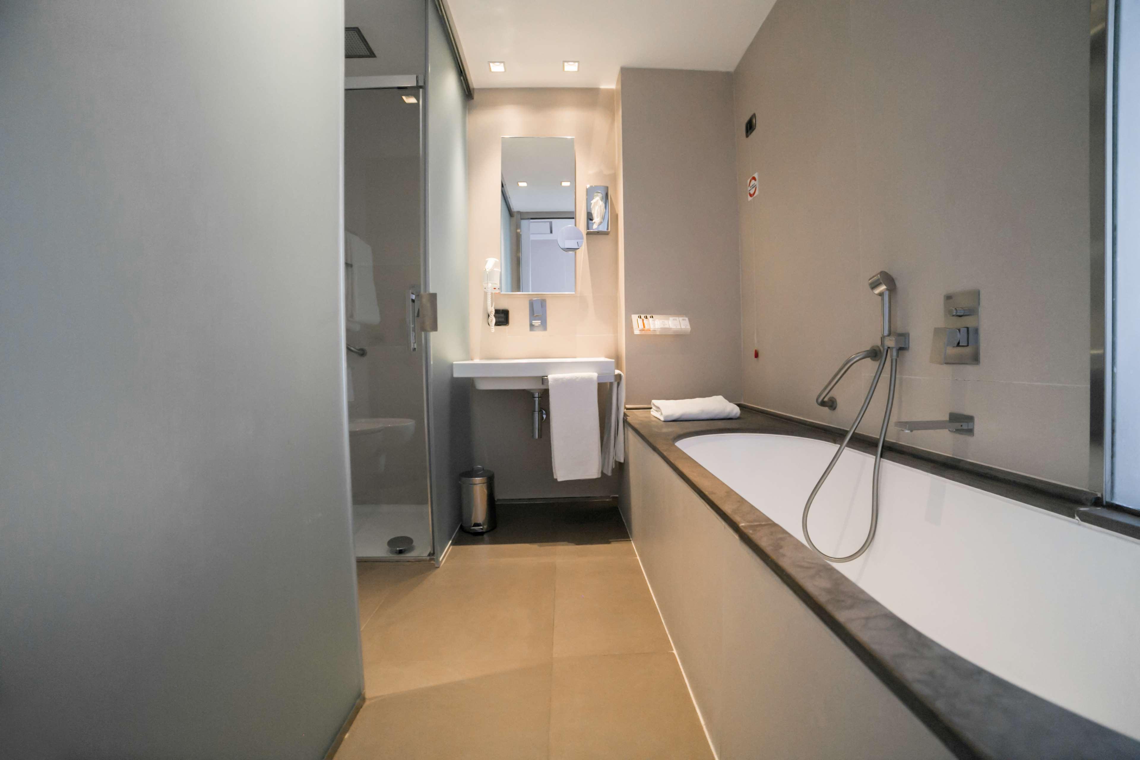 Junior Suite King Size Bed