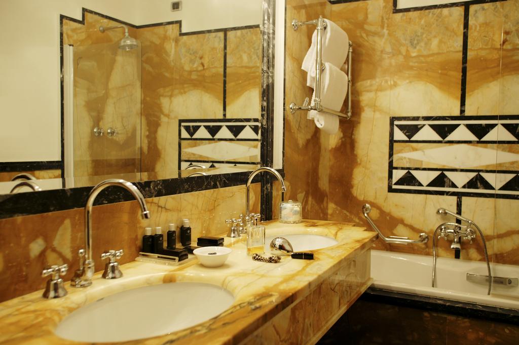 Double or Twin Deluxe