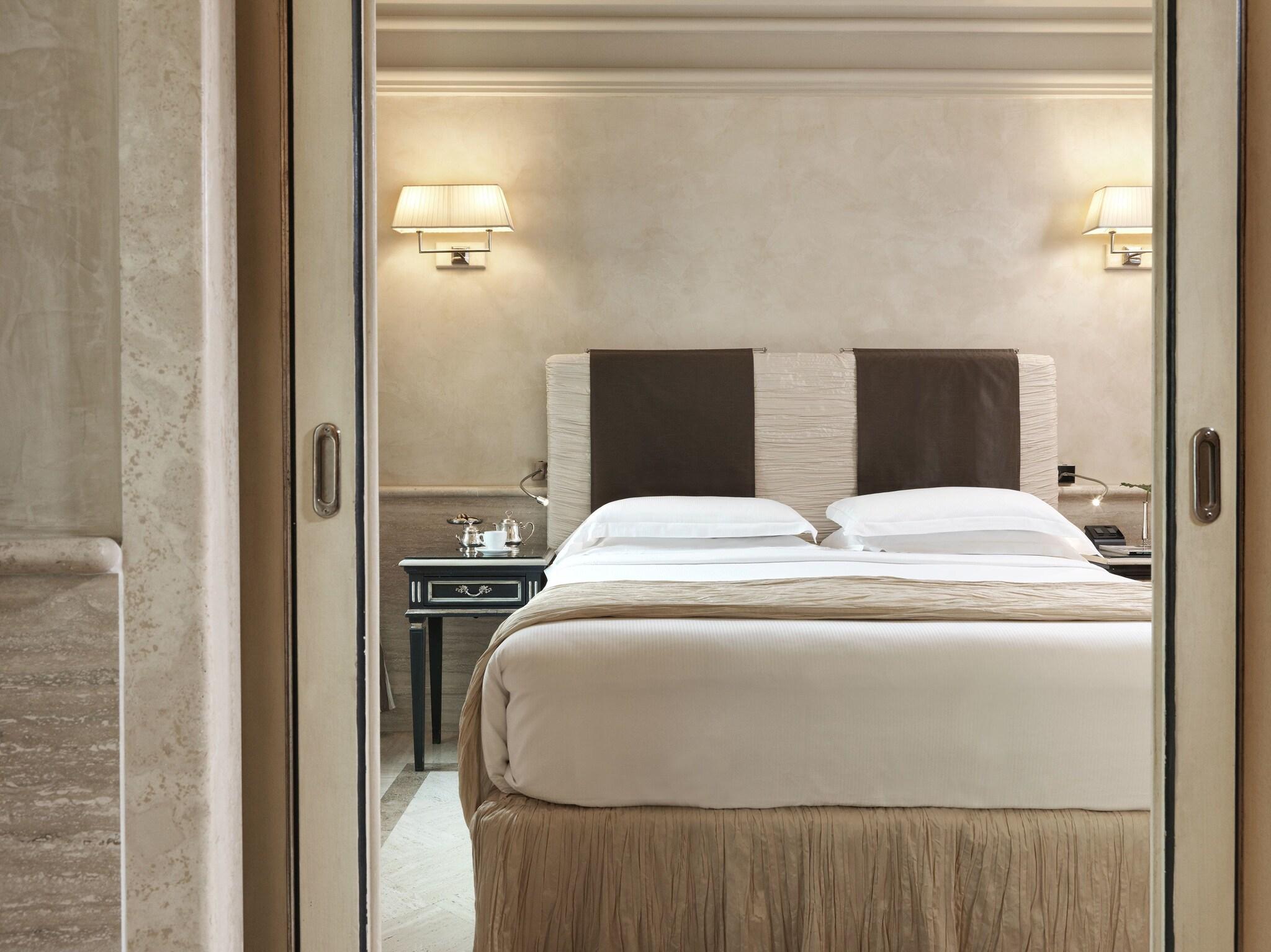 Junior Suite City View King Bed