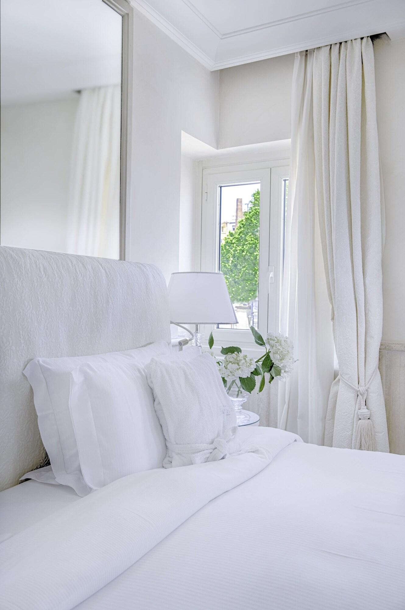 Double Deluxe King Bed