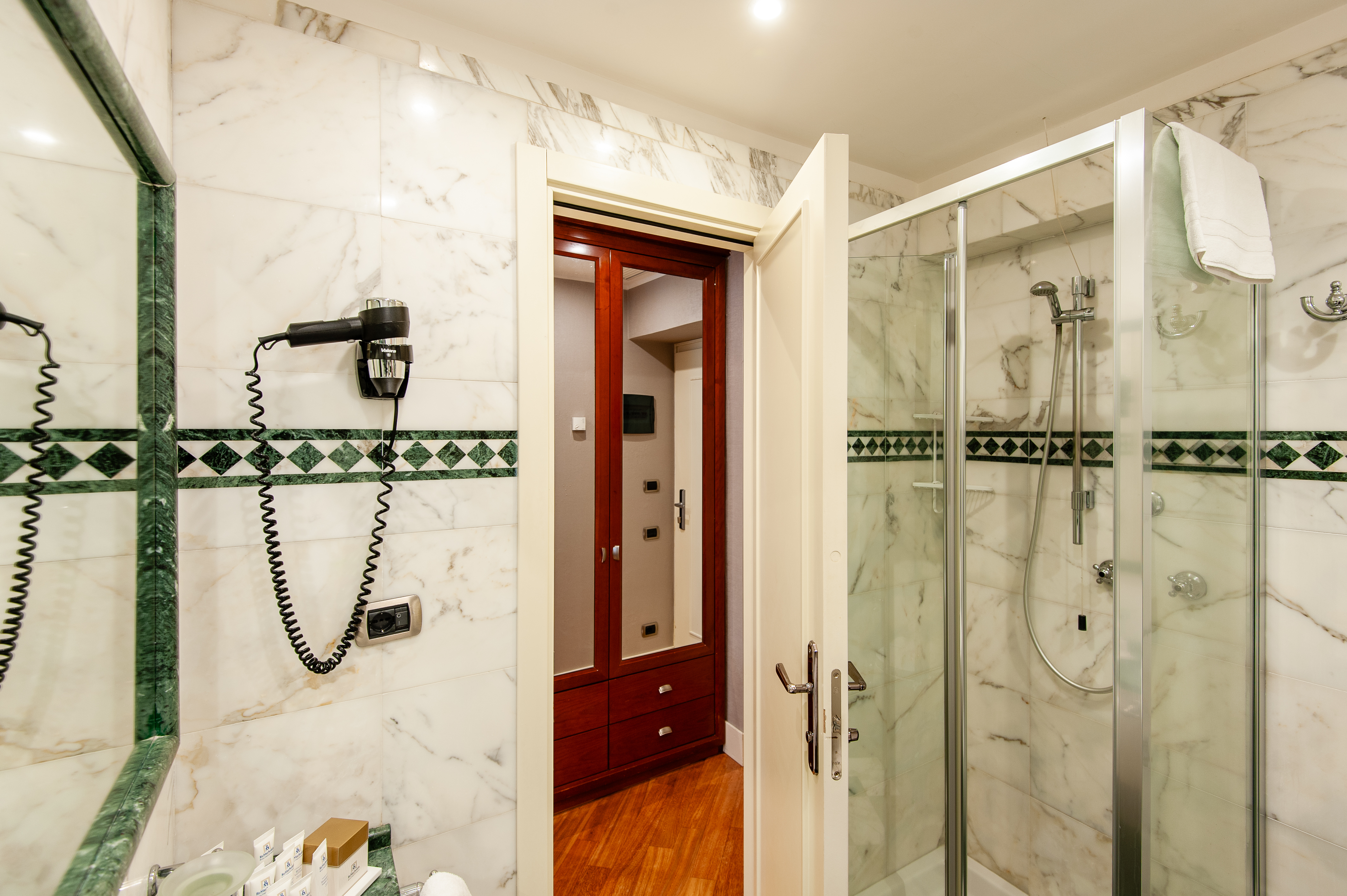 Double or Twin Superior