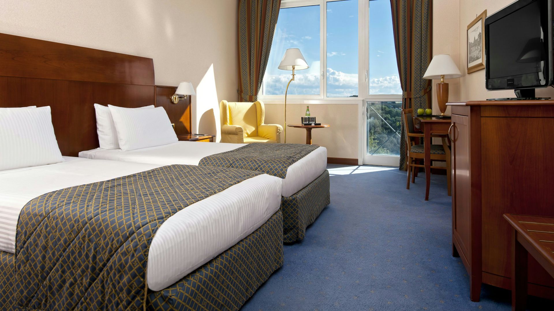 Double or Twin Standard