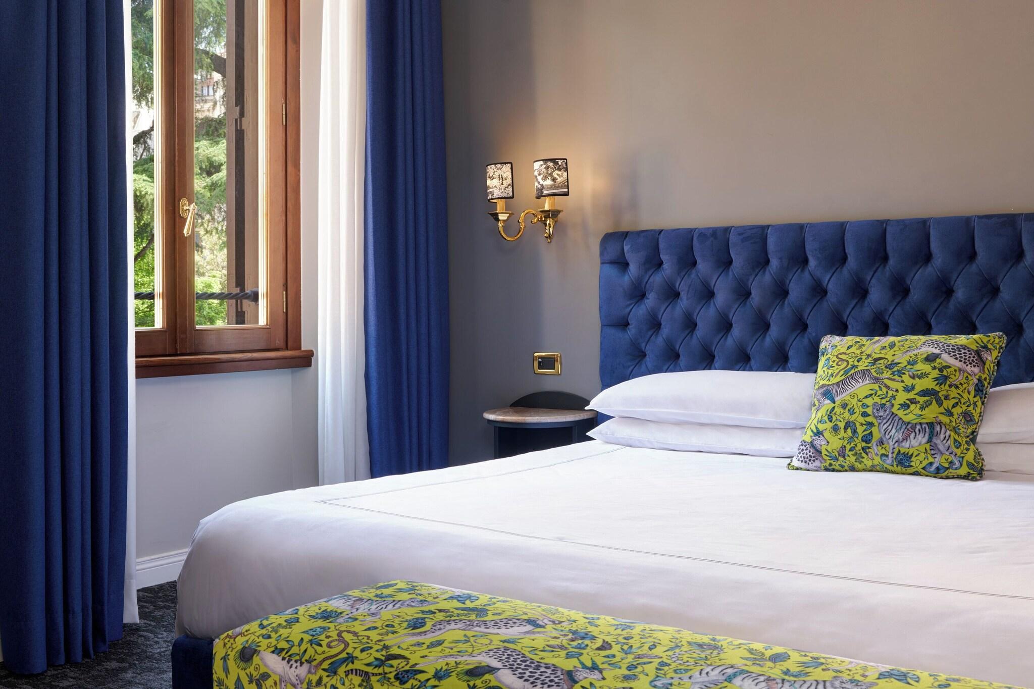 Junior Suite King Size Bed