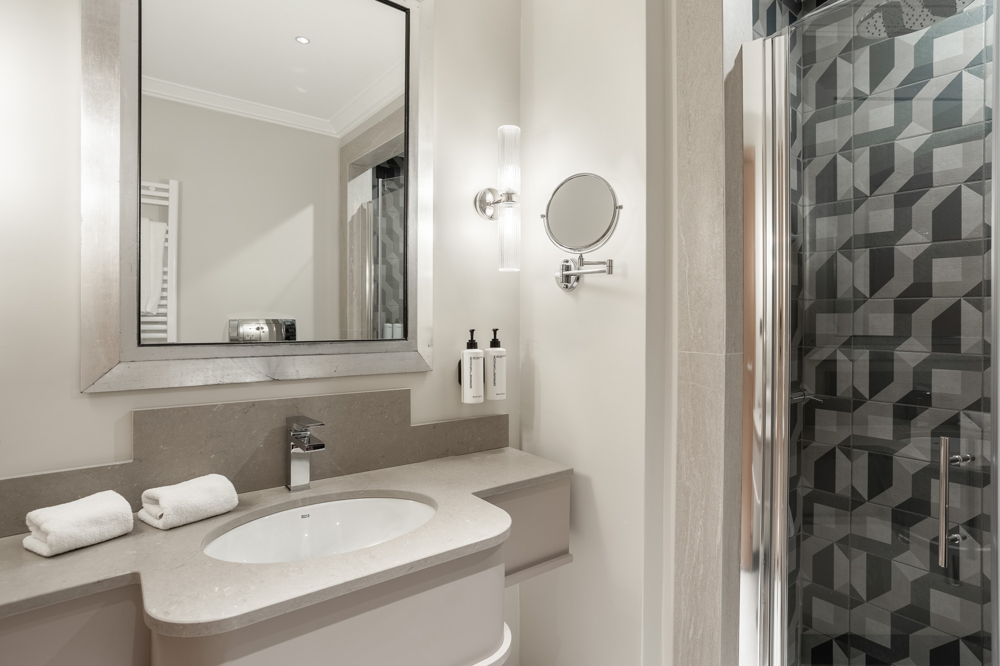 Double Single Executive