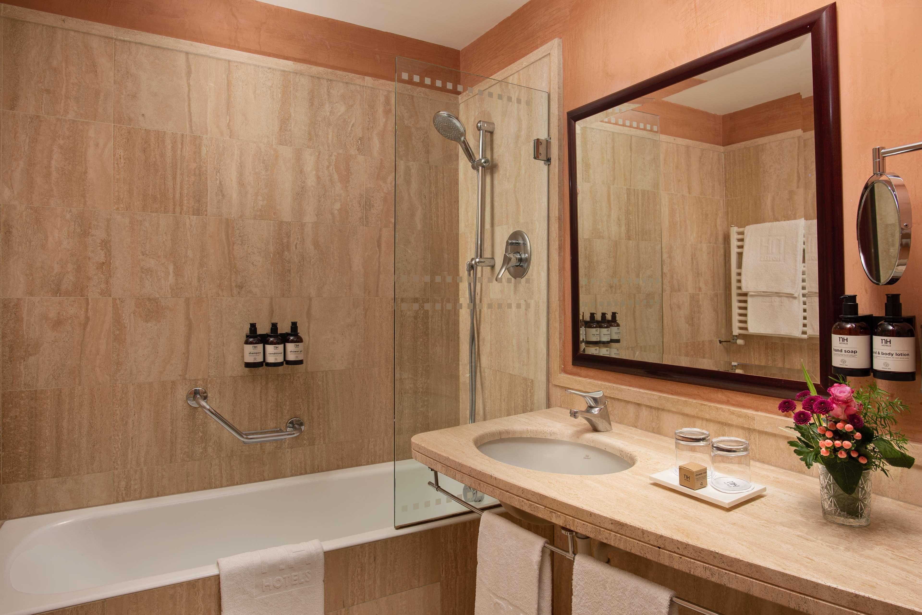 Family Room Capacity 5