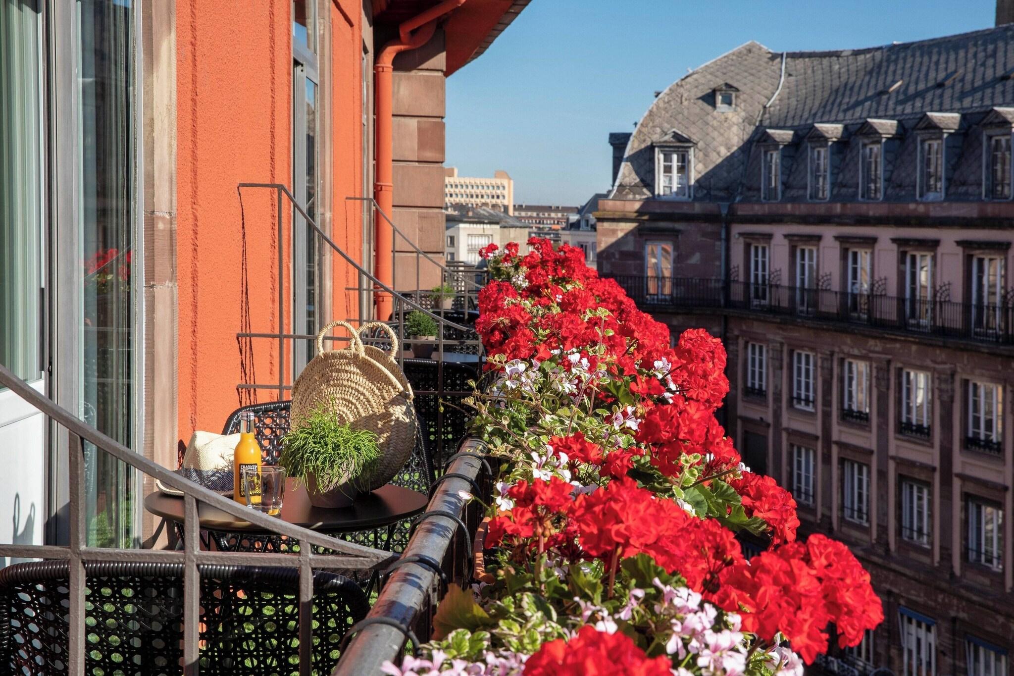 Double Queen Size Bed