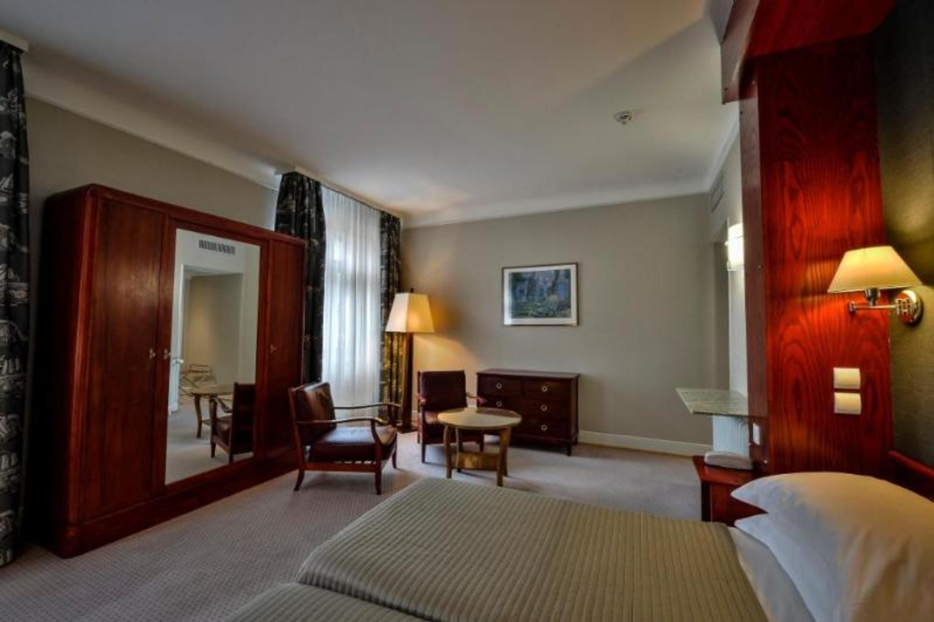 Double or Twin Superior