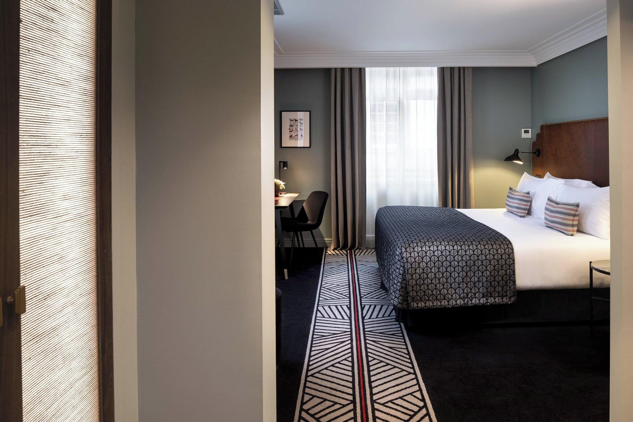 Double Queen Size Bed