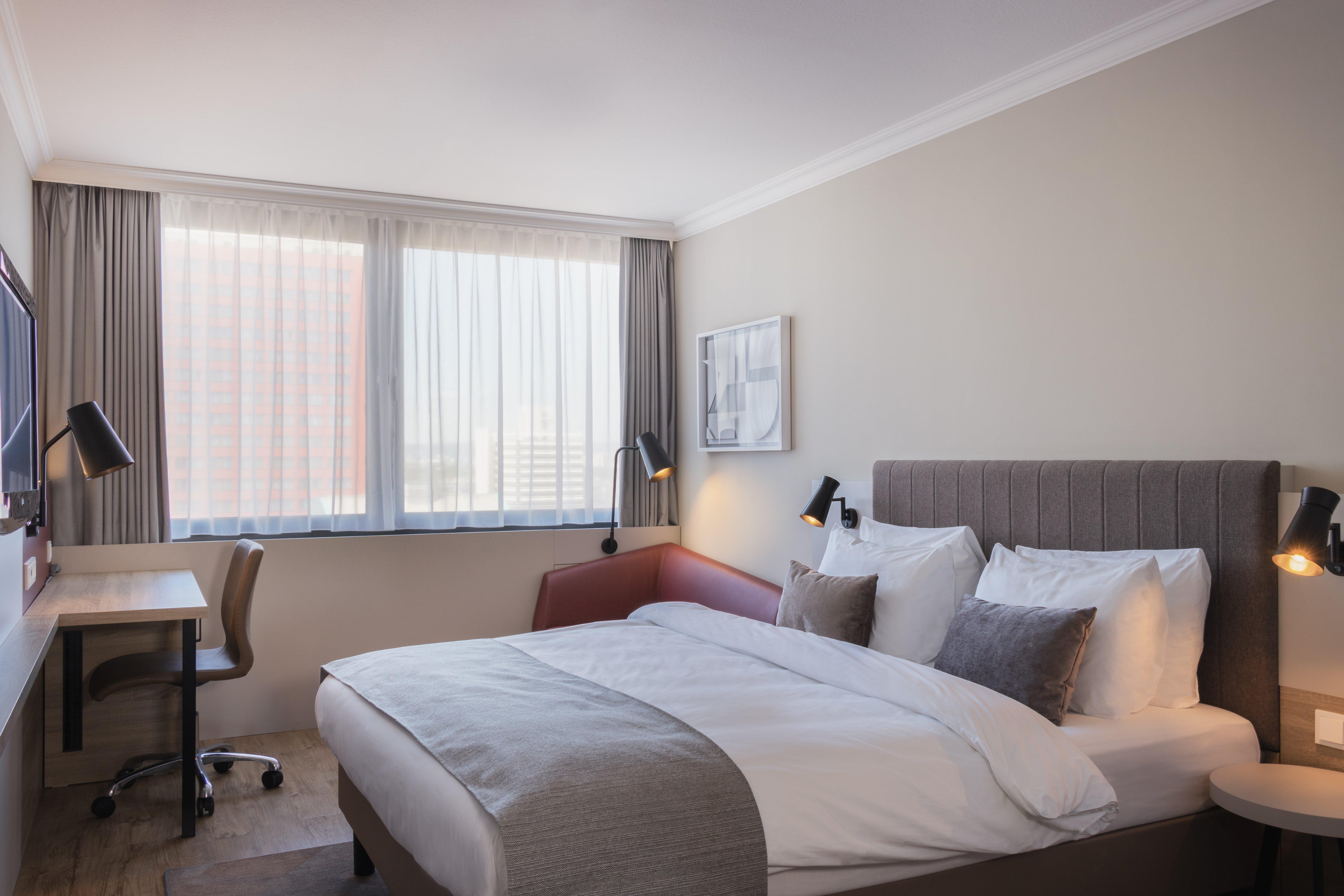 Double Queen Size Bed