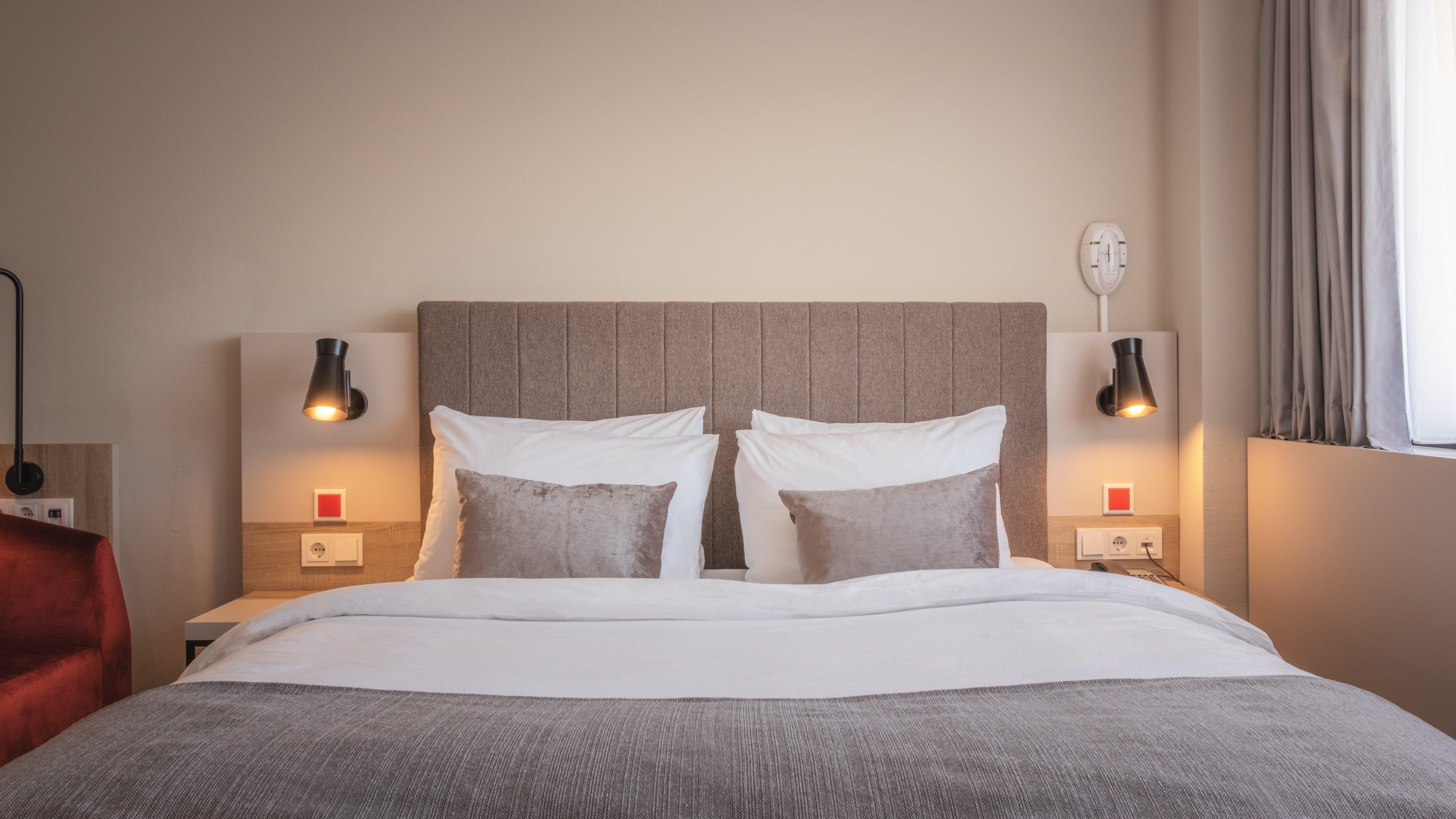 Double Queen Size Bed