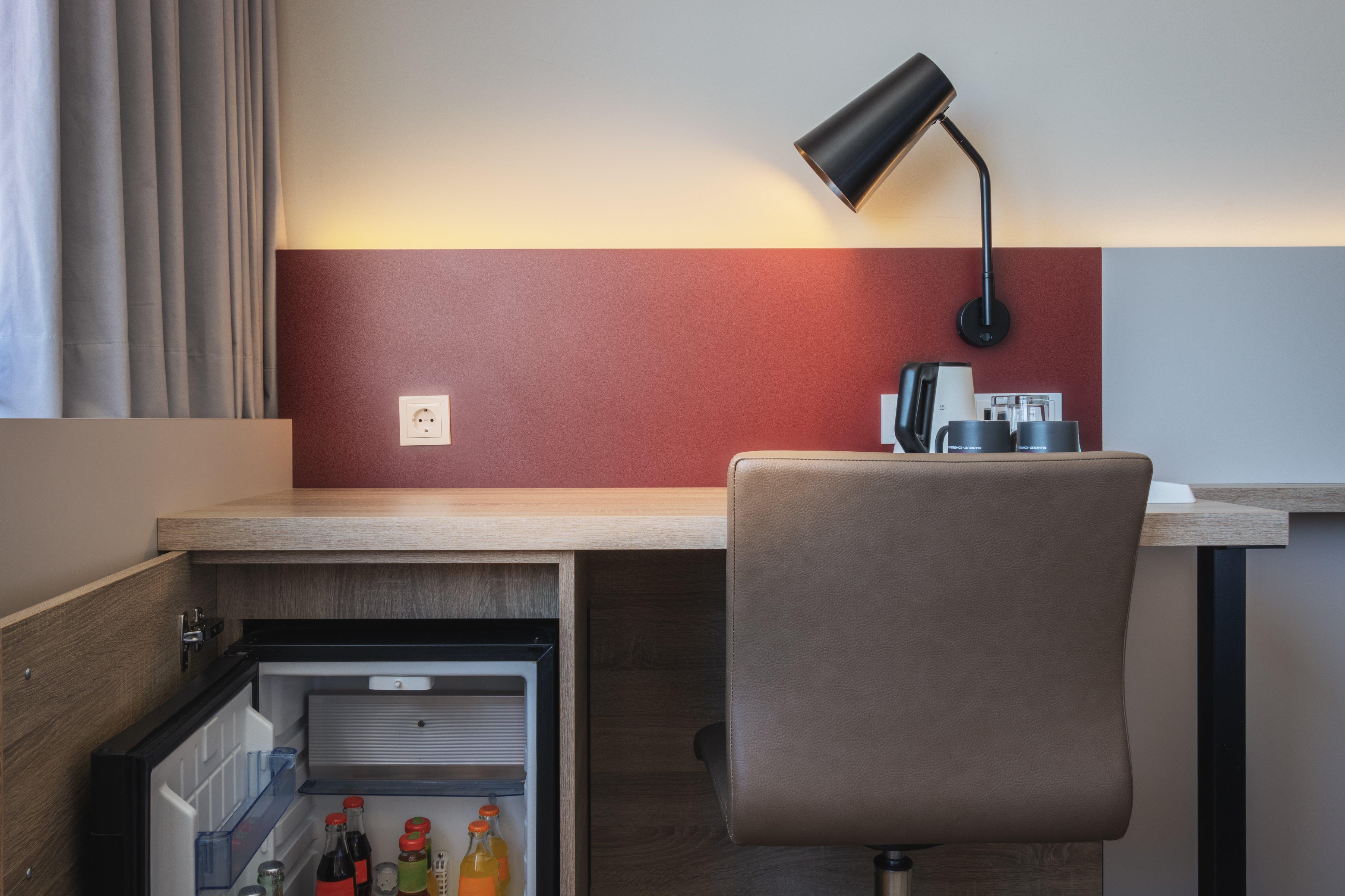 Double City View Queen Bed