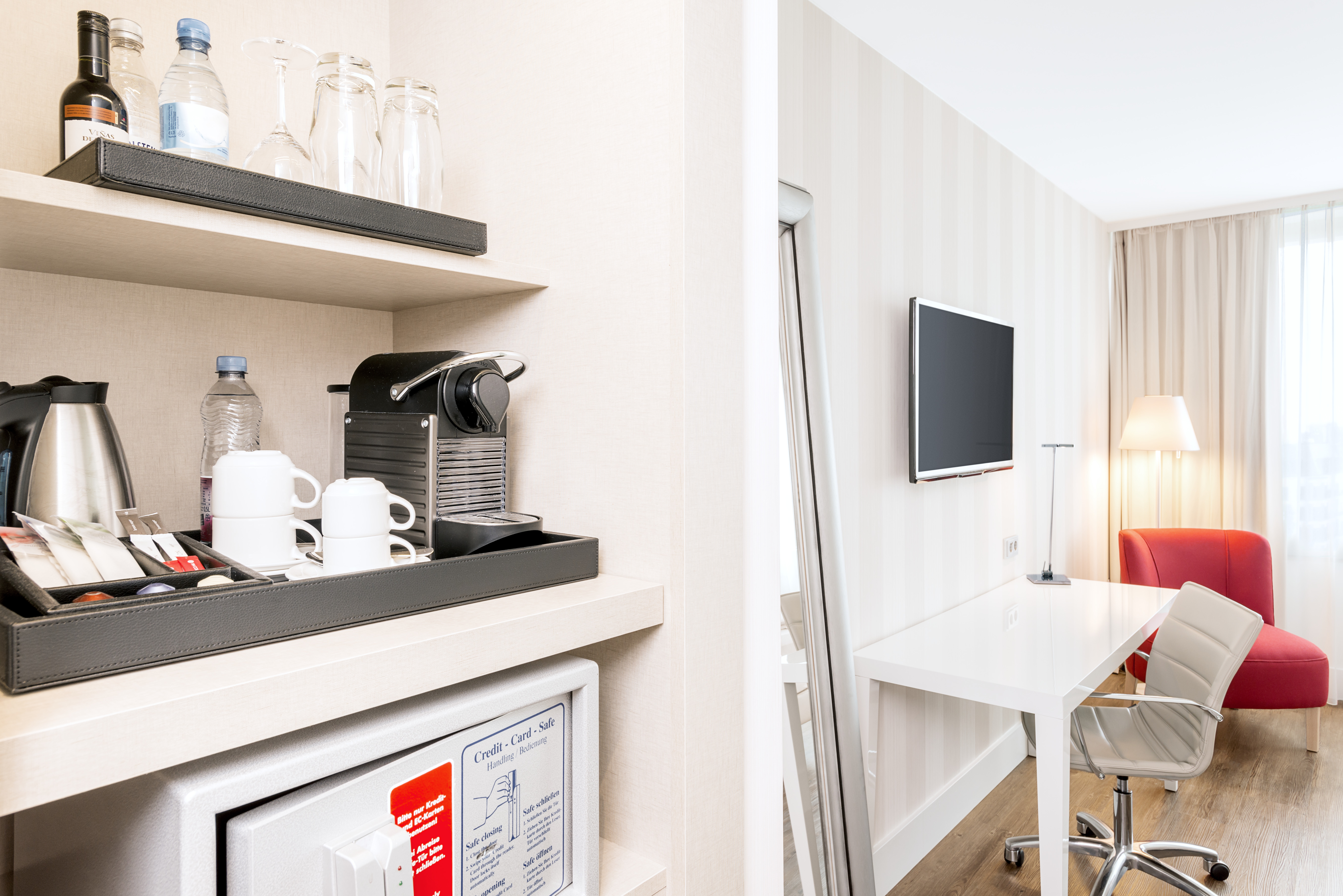 Family Room Capacity 6