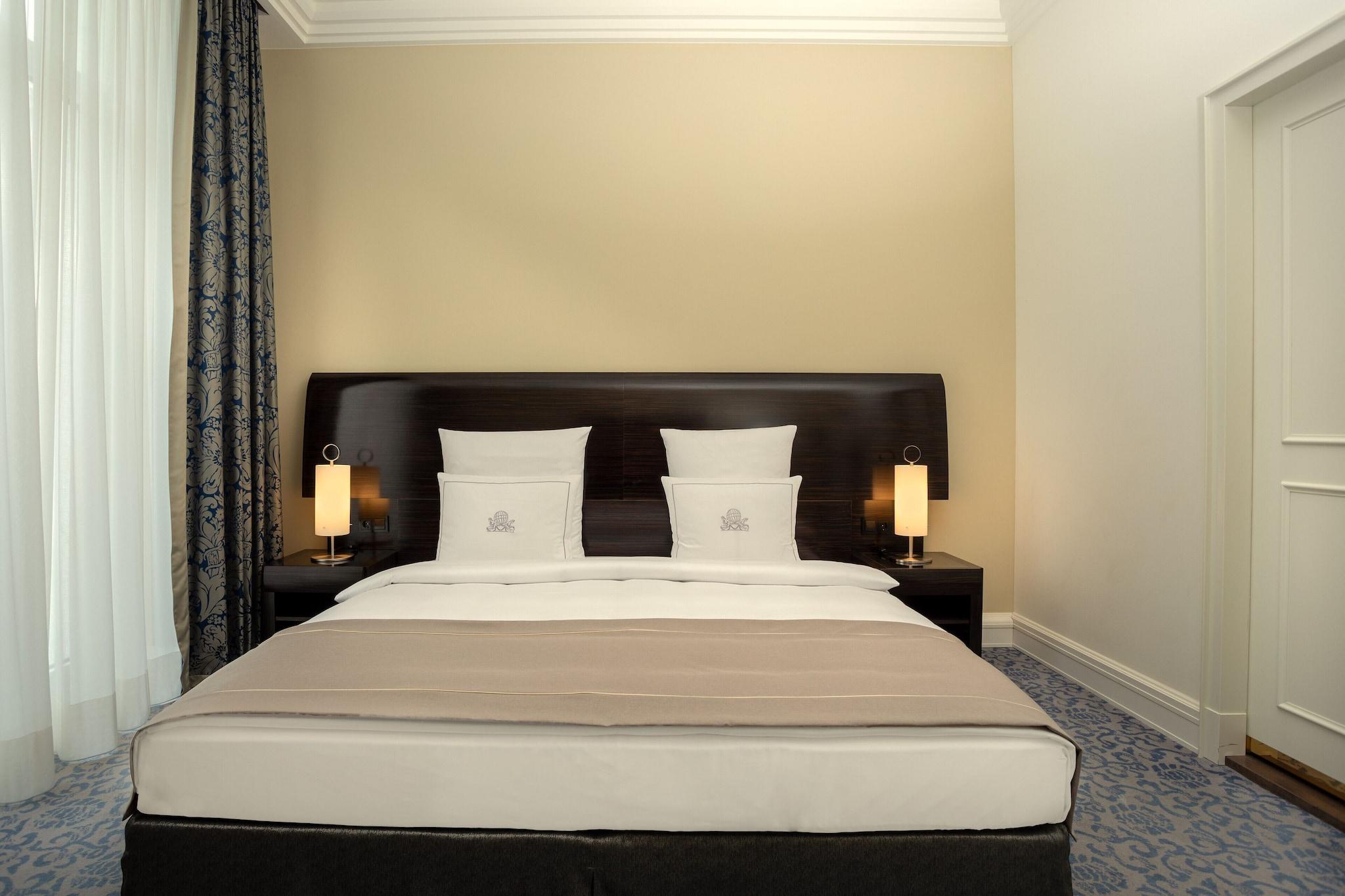 Junior Suite King Size Bed