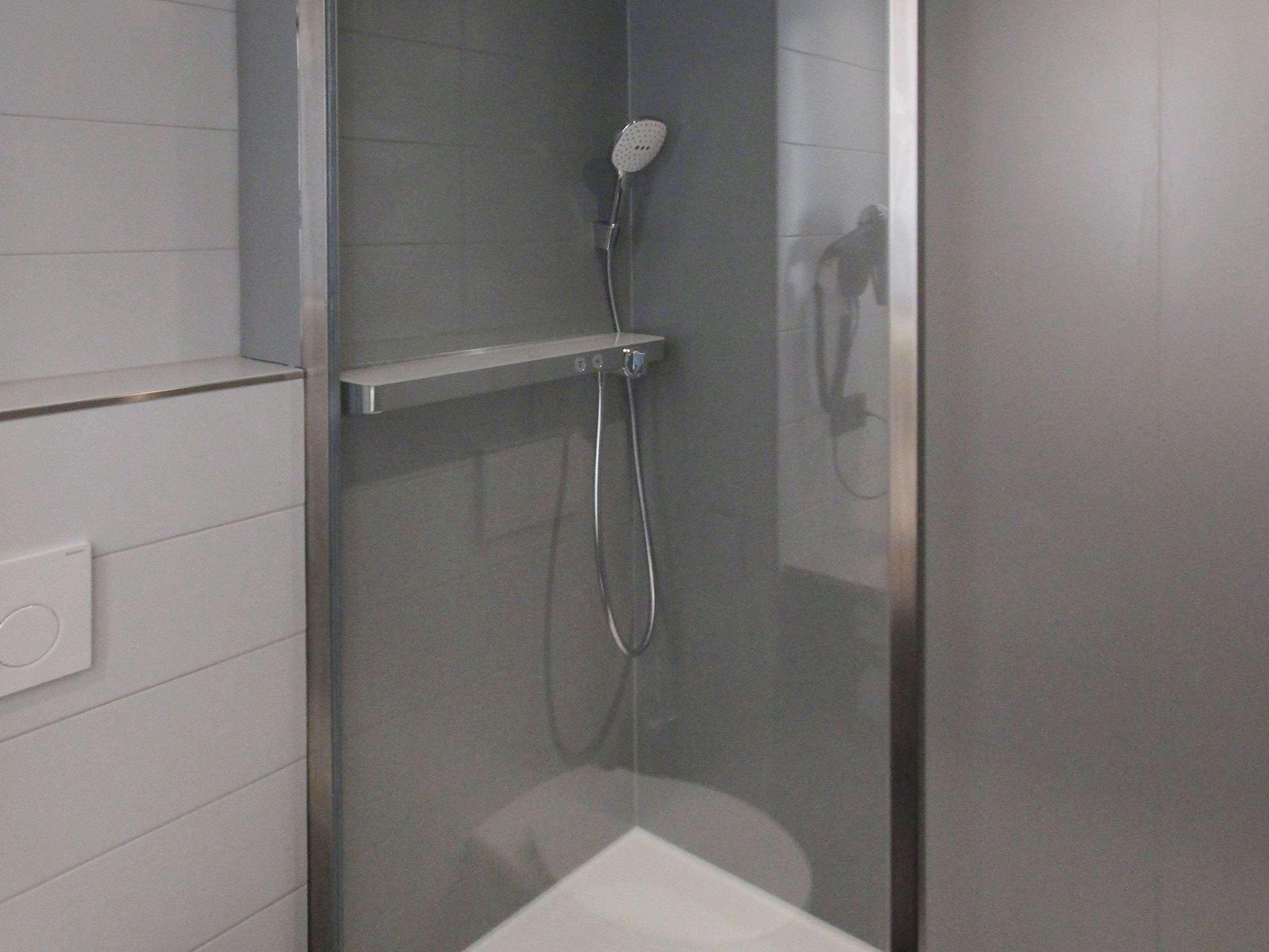 Family Room Queen Size Bed