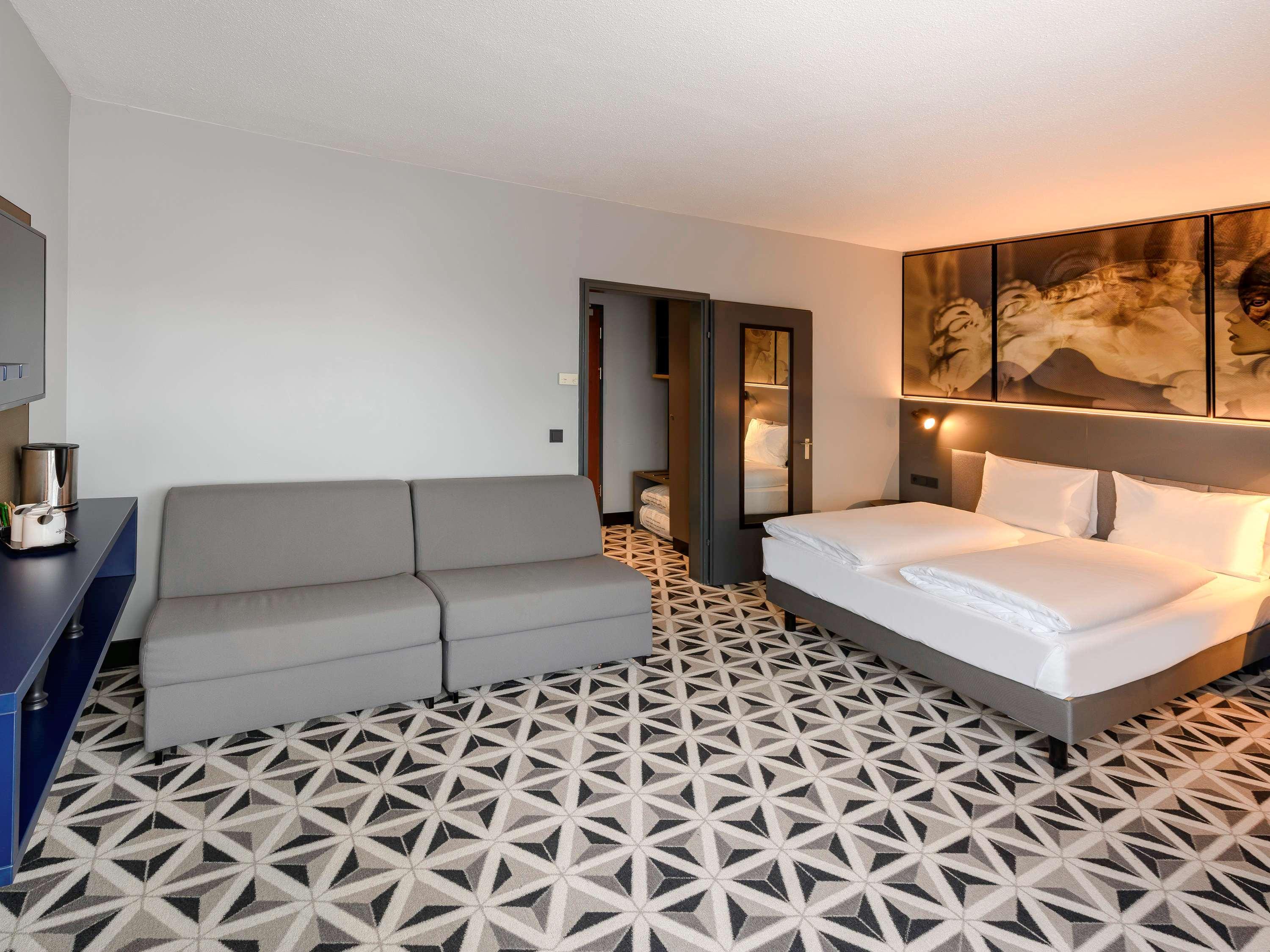 Family Room Queen Size Bed