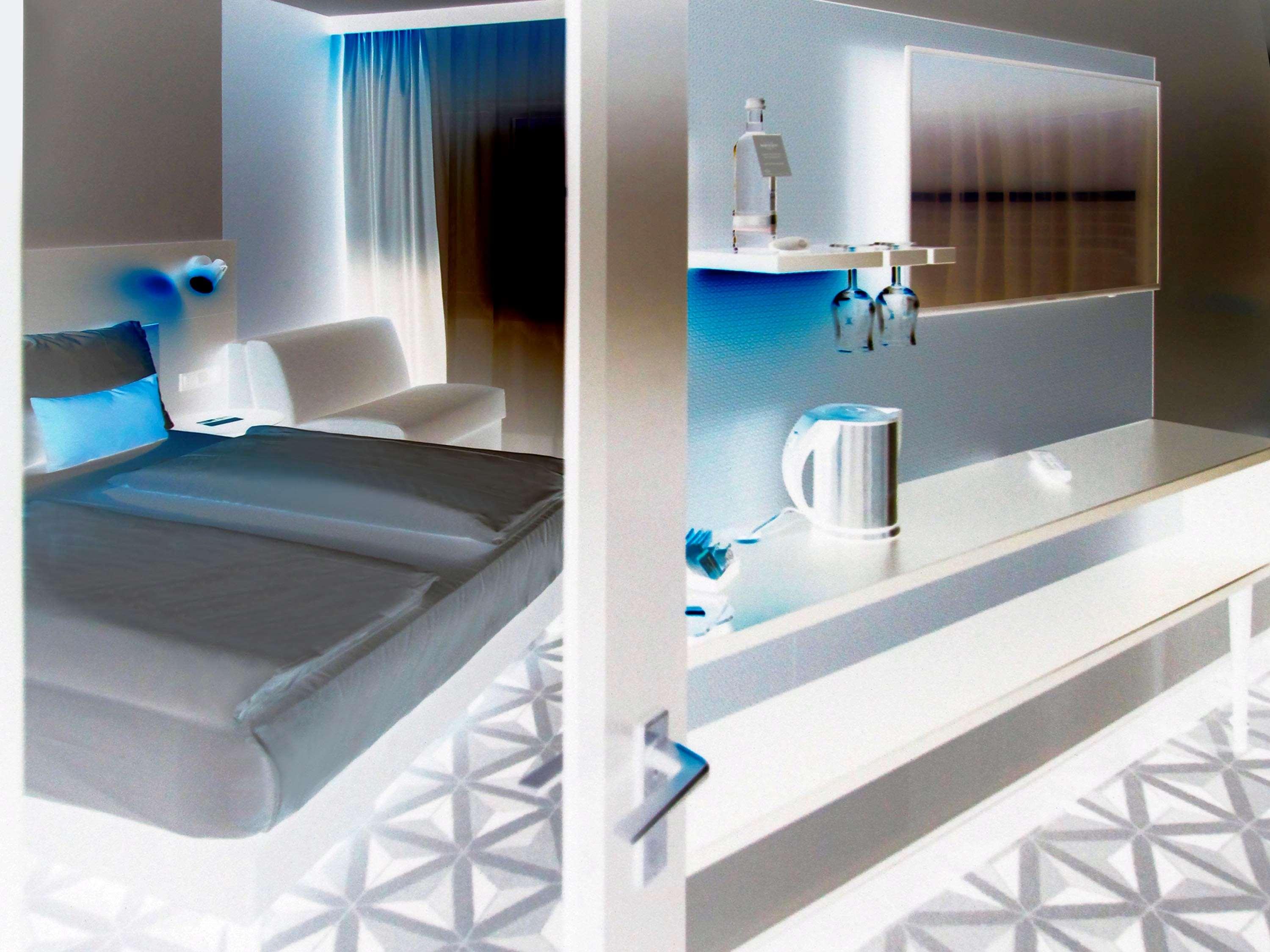 Double Queen Size Bed