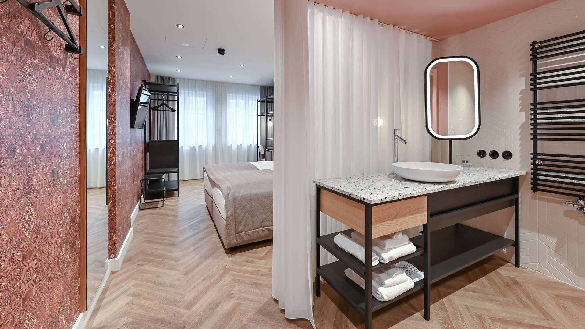 Double or Twin Standard