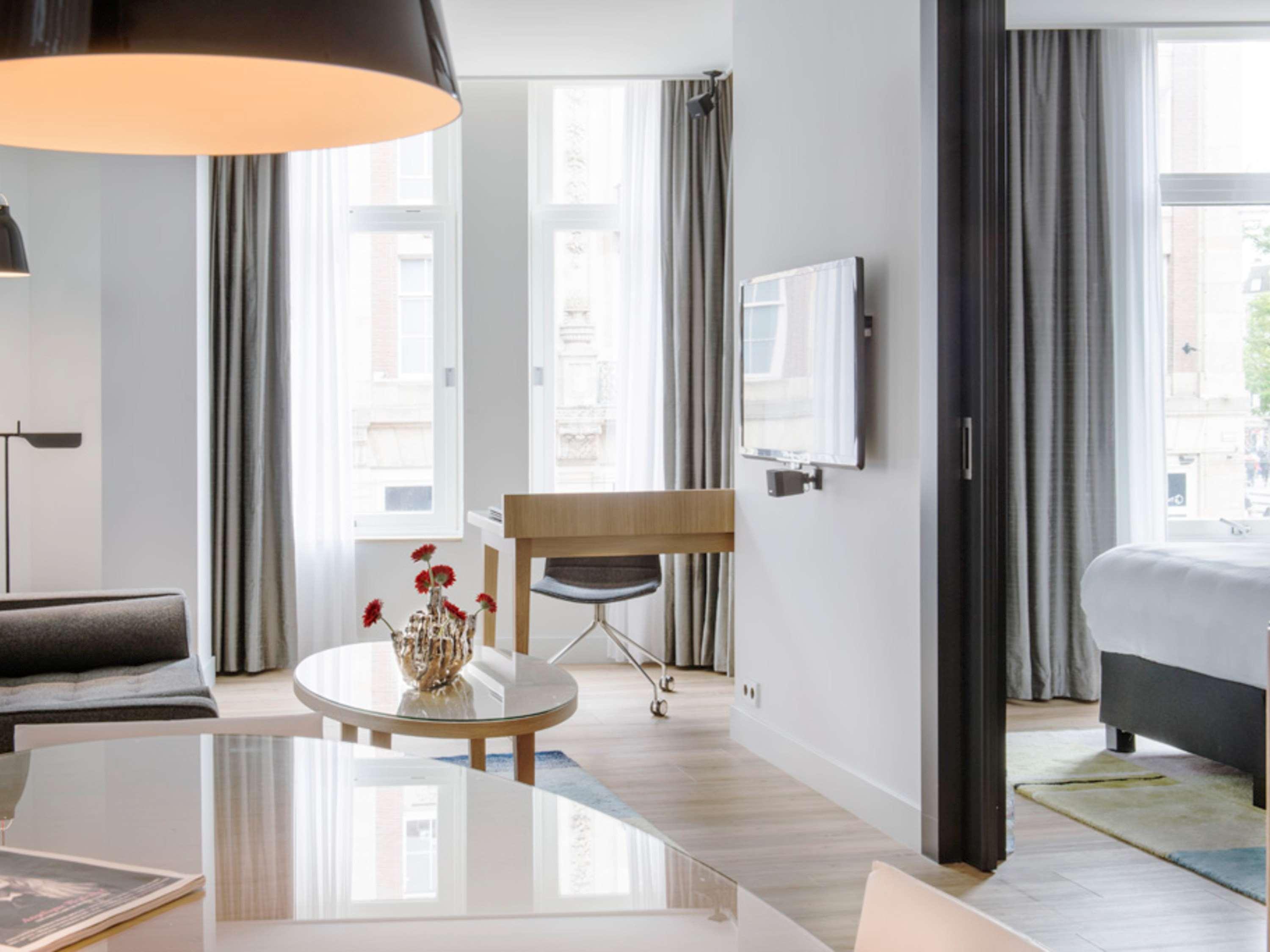 Suite Deluxe King Bed