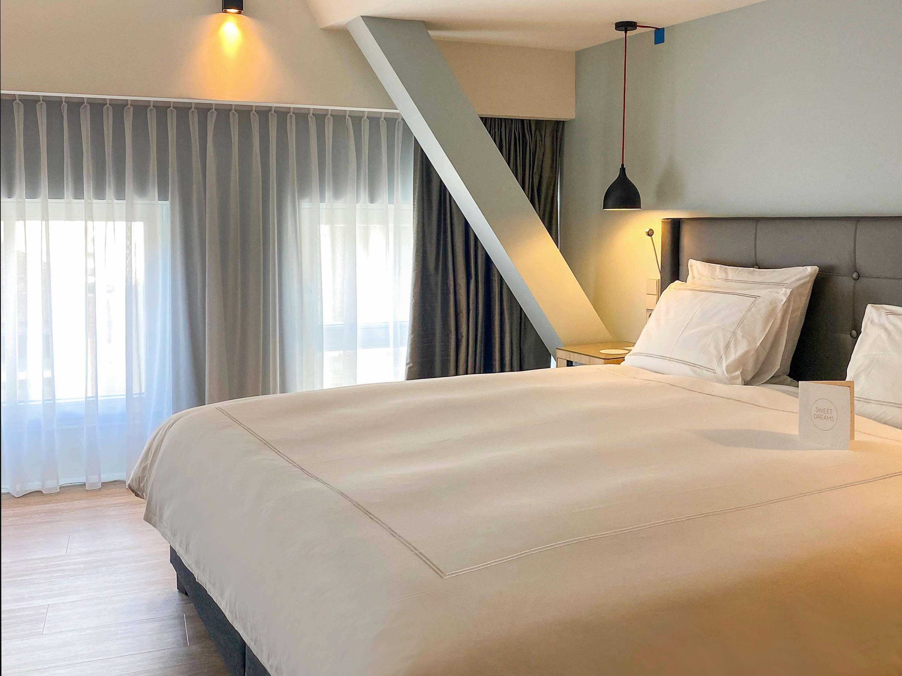 Double King Size Bed