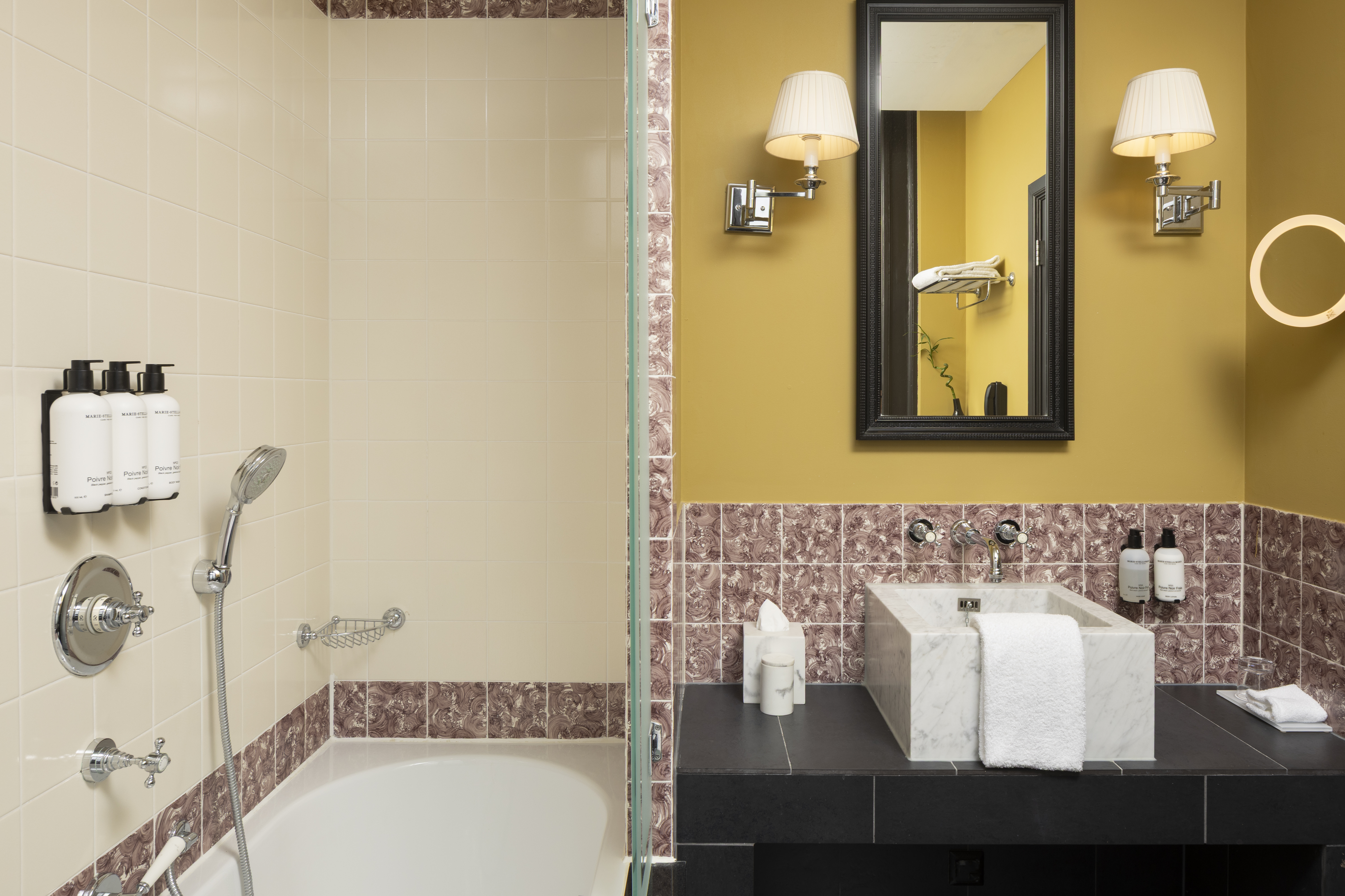 Double Deluxe King Bed