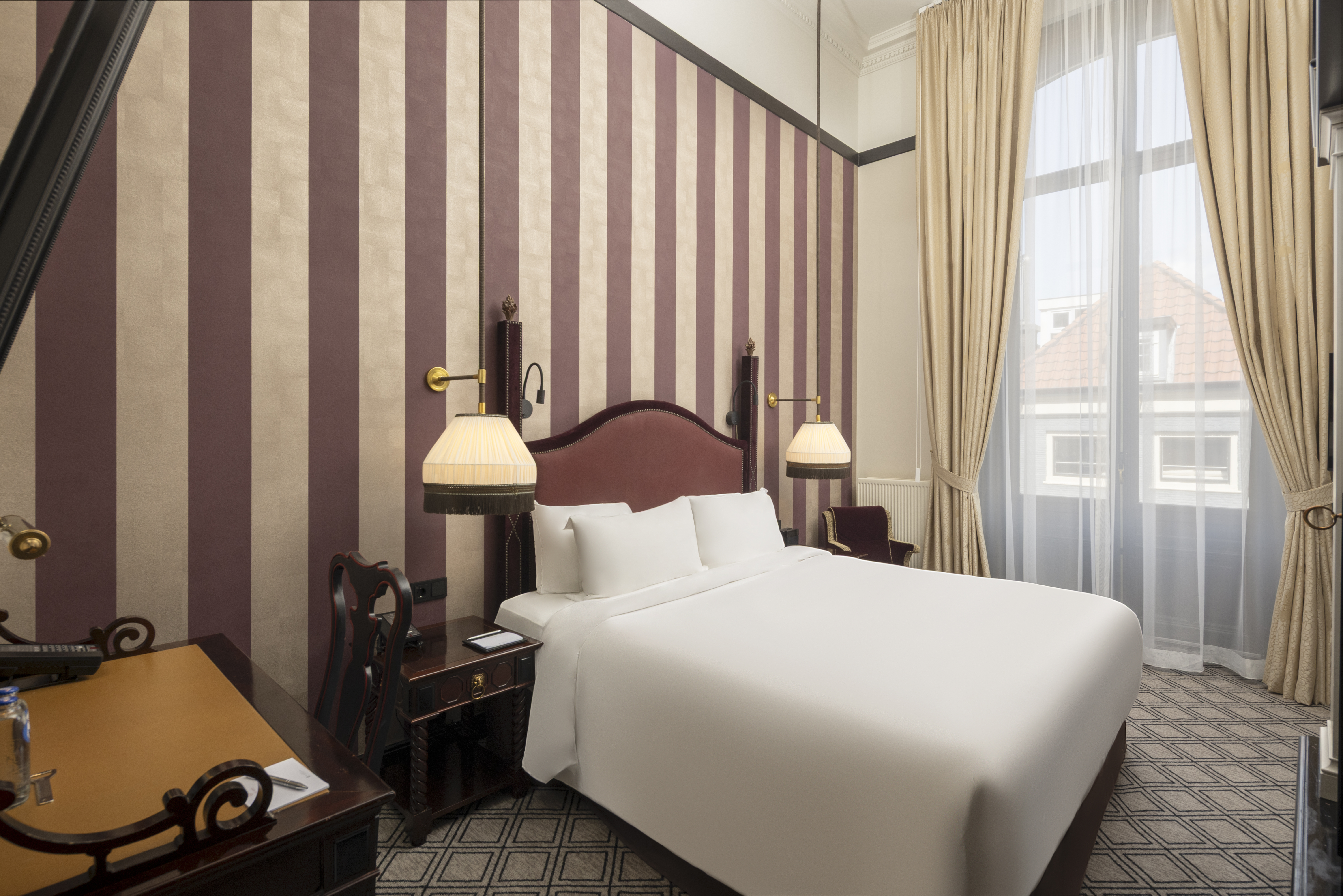 Double Superior Queen Bed