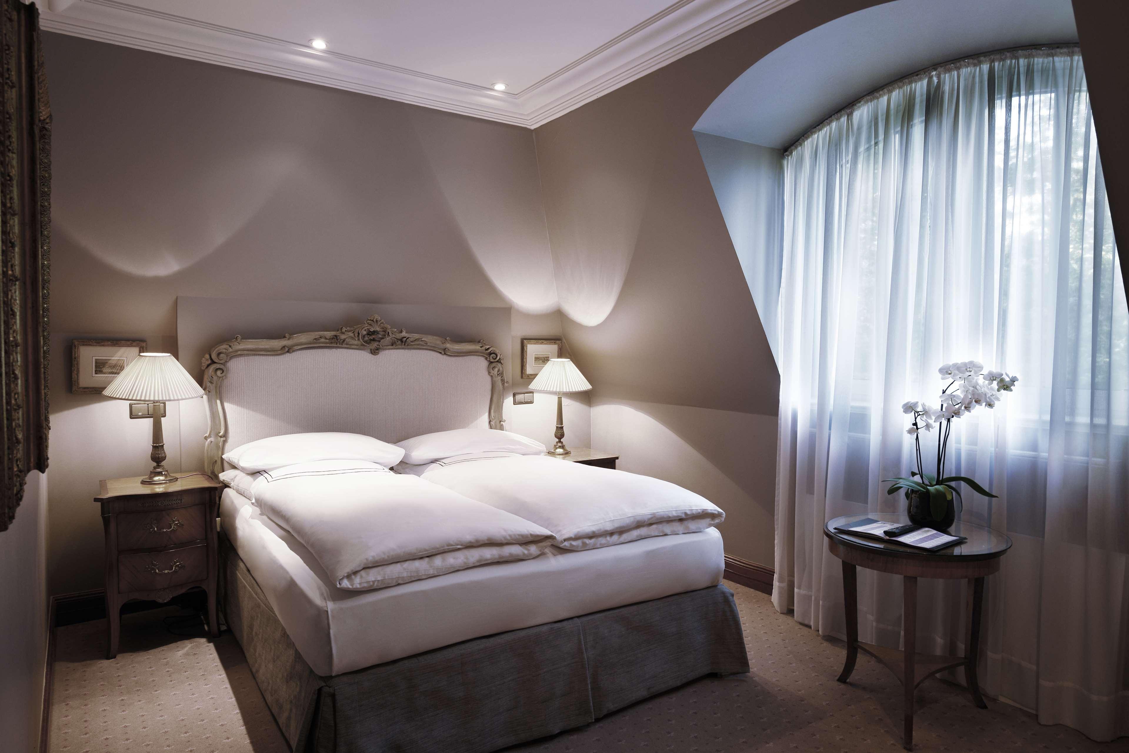 Double Deluxe King Bed