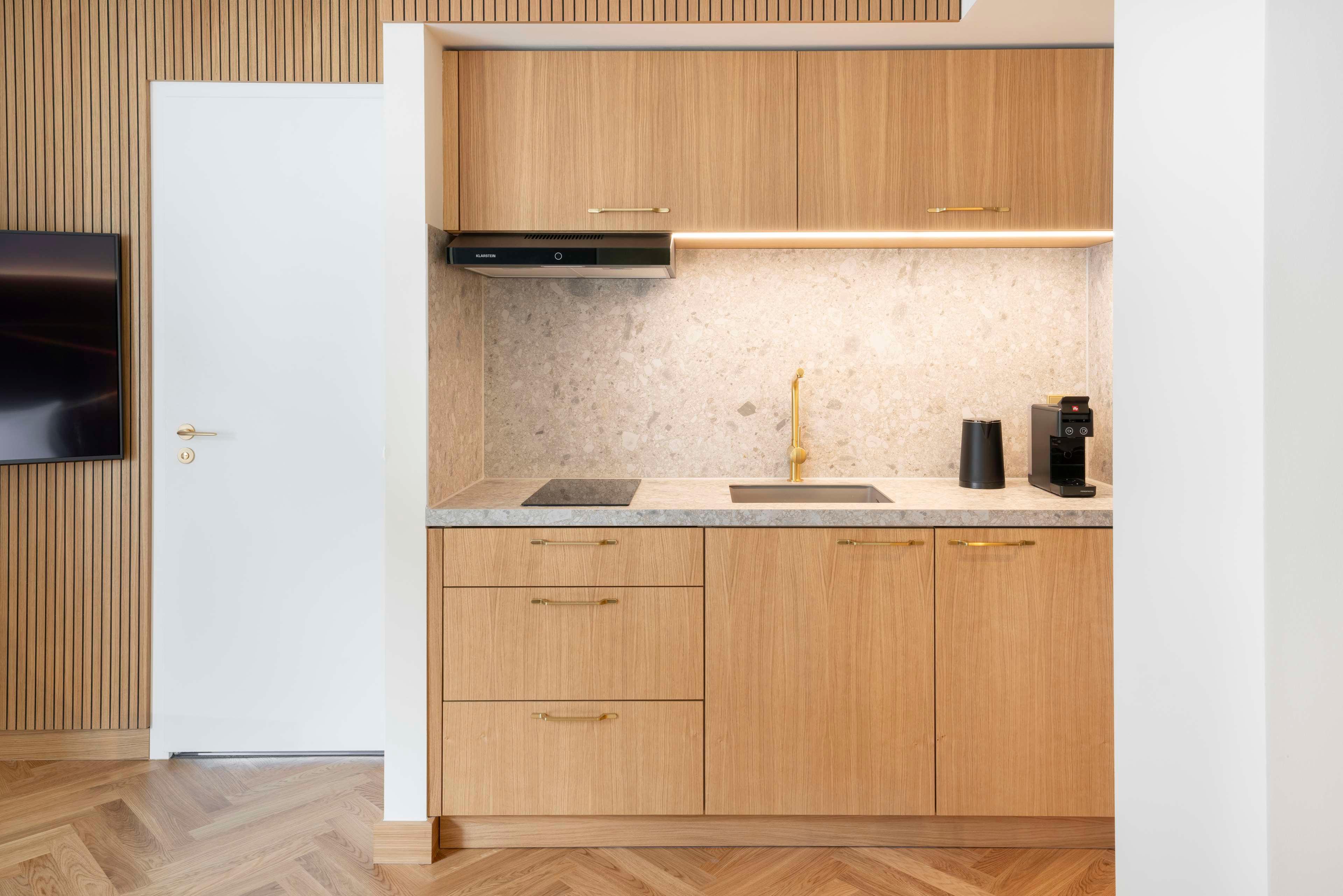 Studio King Size Bed