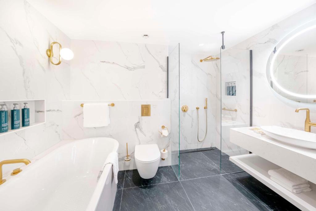 Suite King Bed One Bedroom 