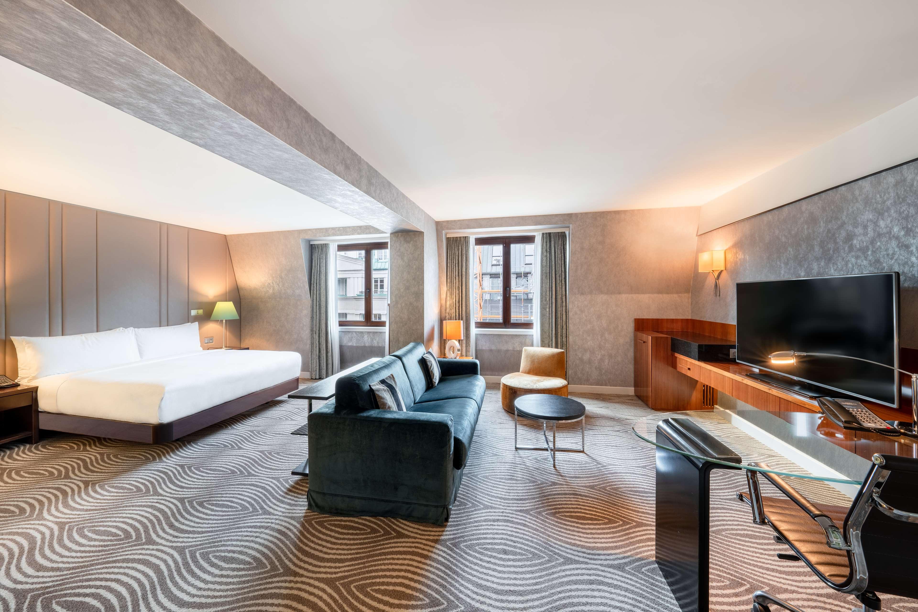 Double Deluxe King Bed