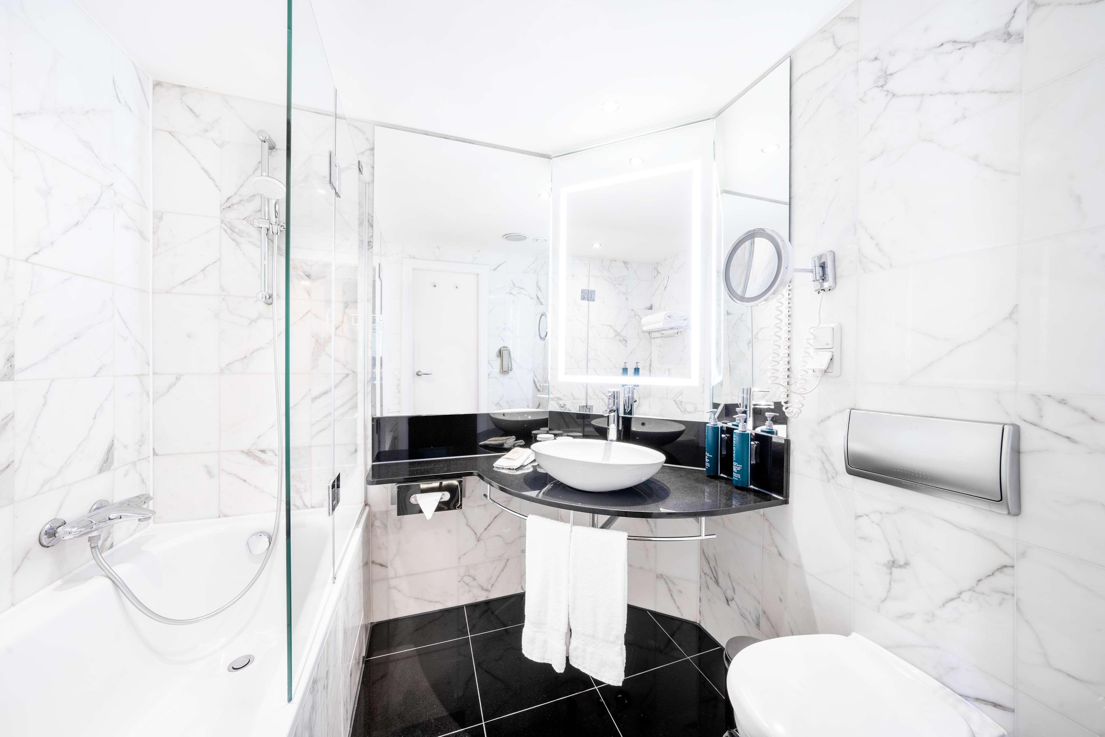 Double Deluxe King Bed