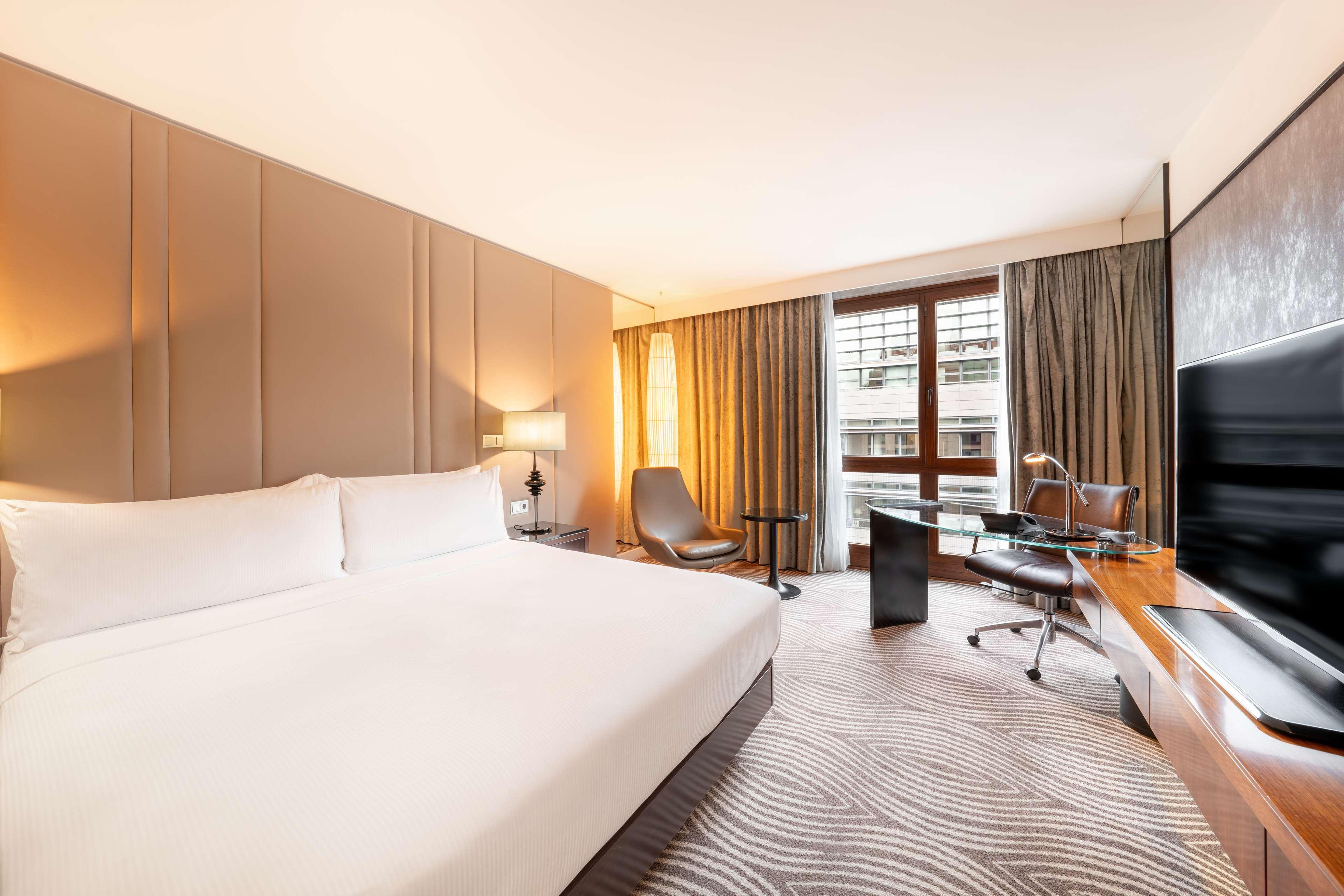 Double Guest Room King Bed