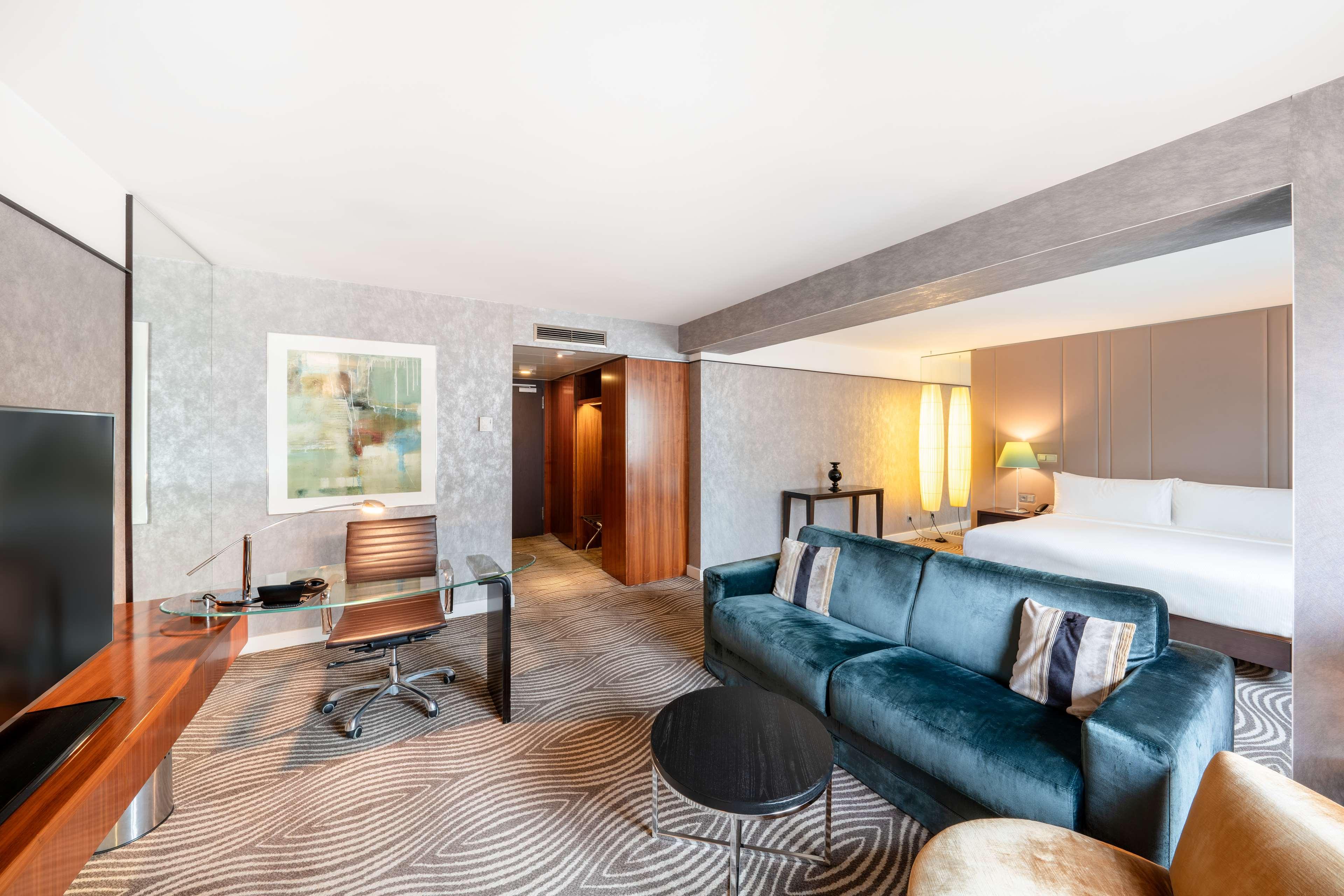 Double Deluxe King Bed