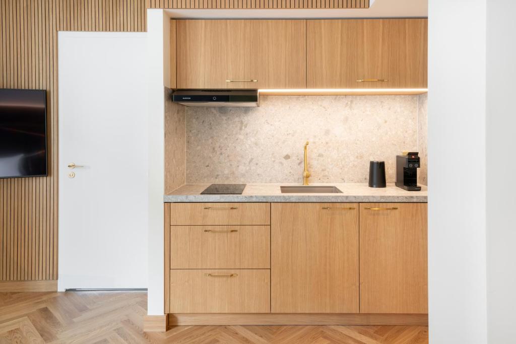 Studio King Size Bed