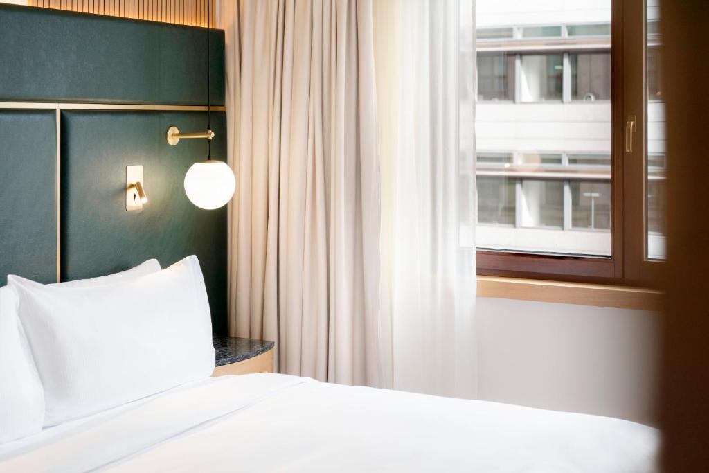 Studio King Size Bed