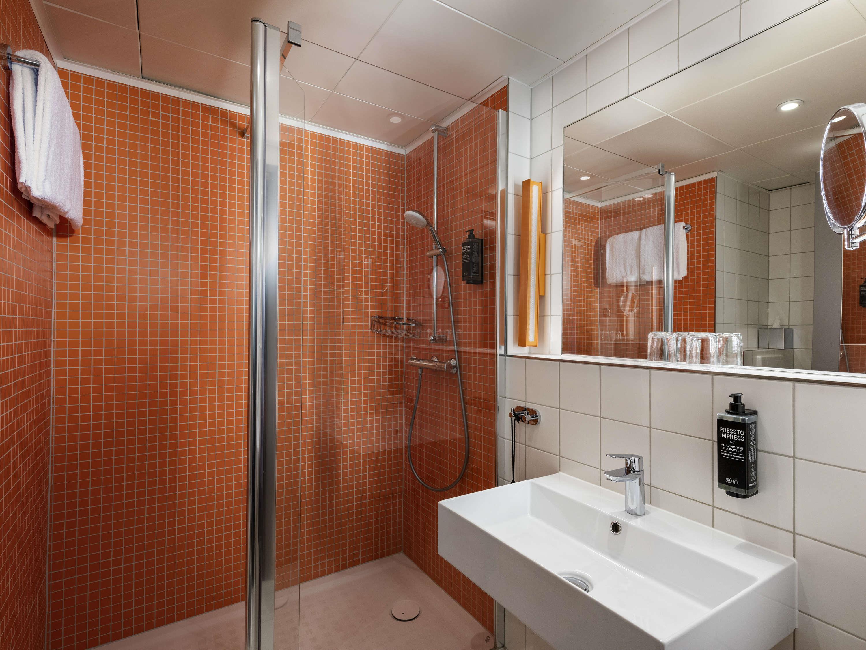 Twin Superior with Double Bed