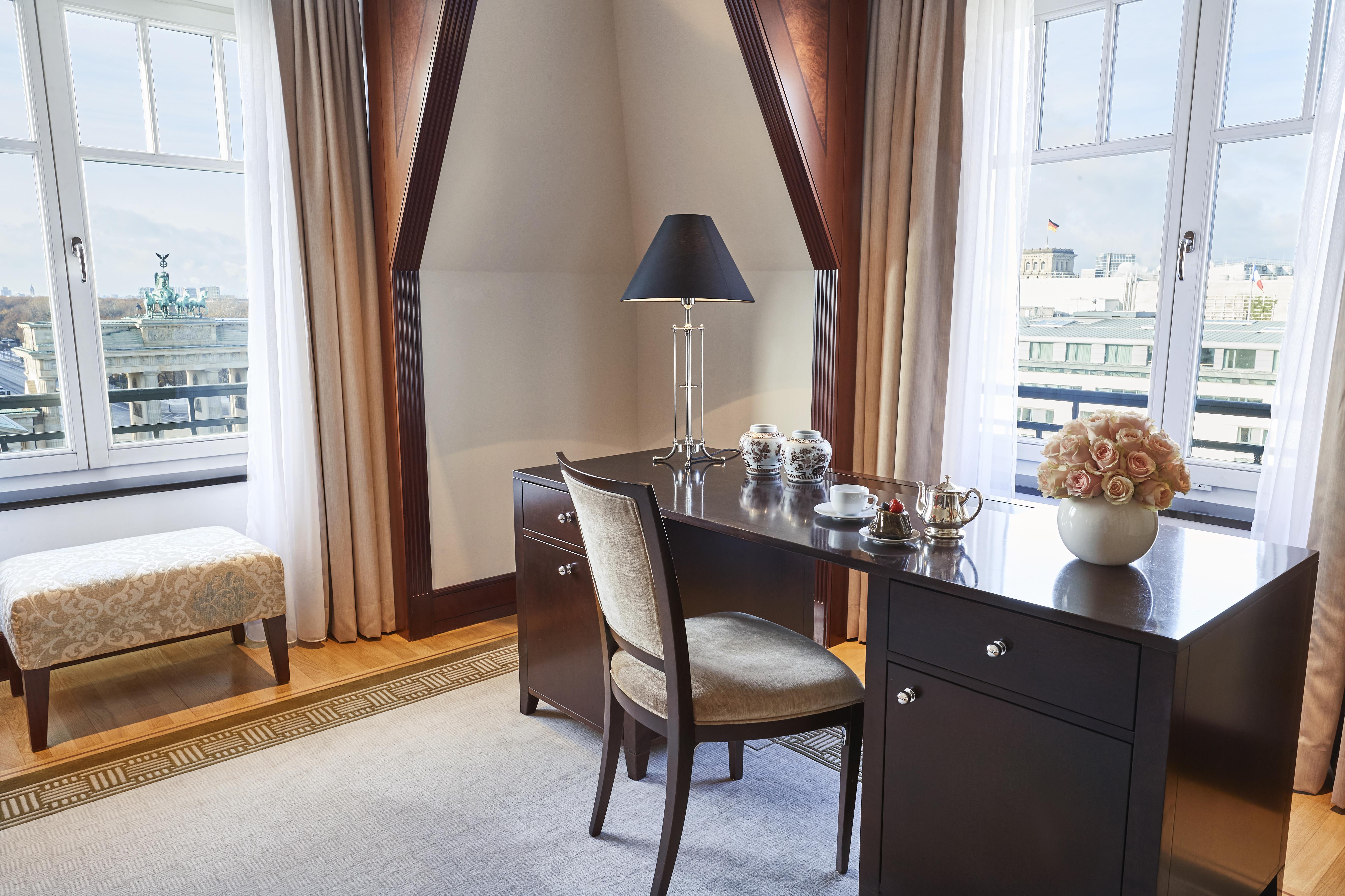 Suite Deluxe King Bed