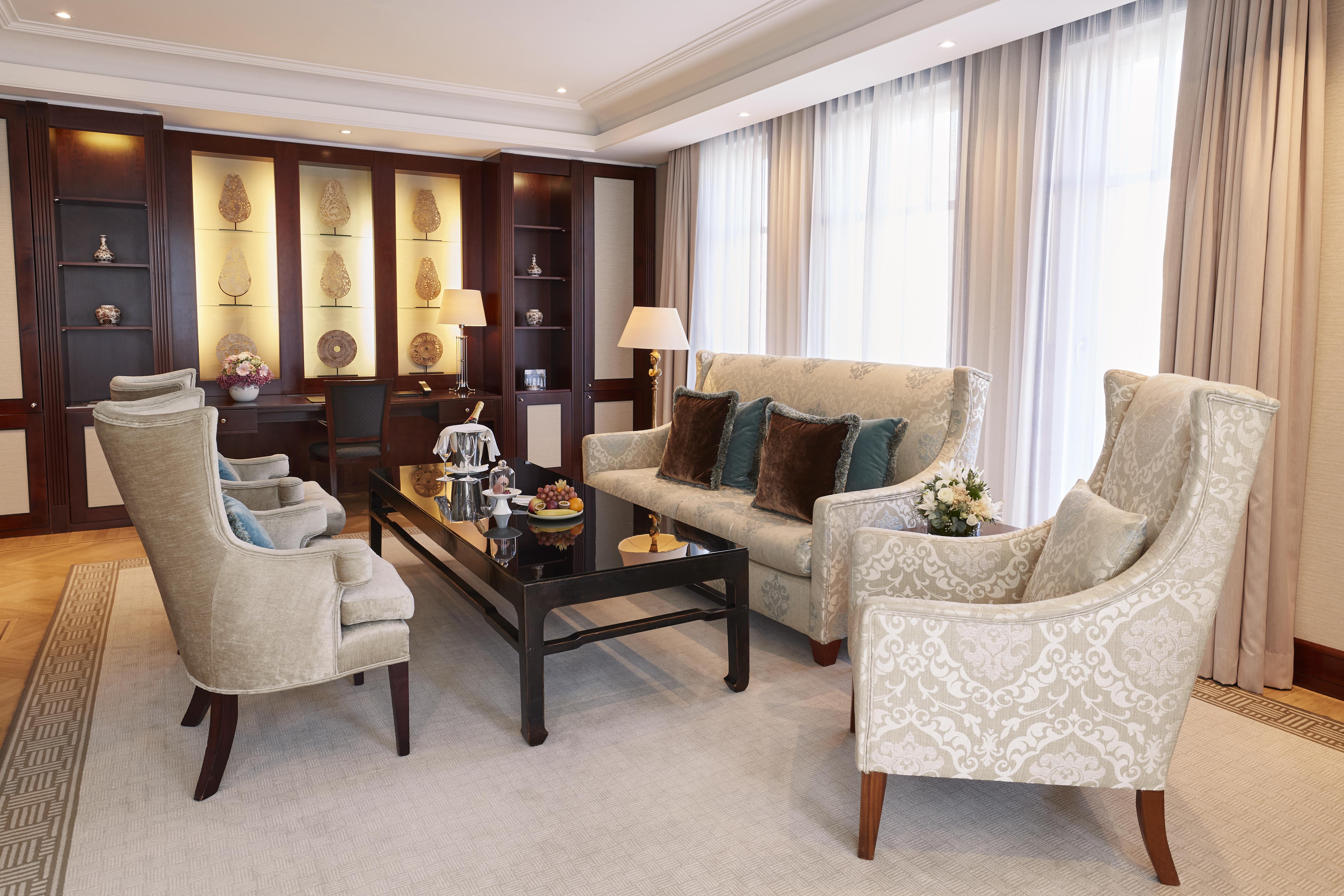 Suite with Views