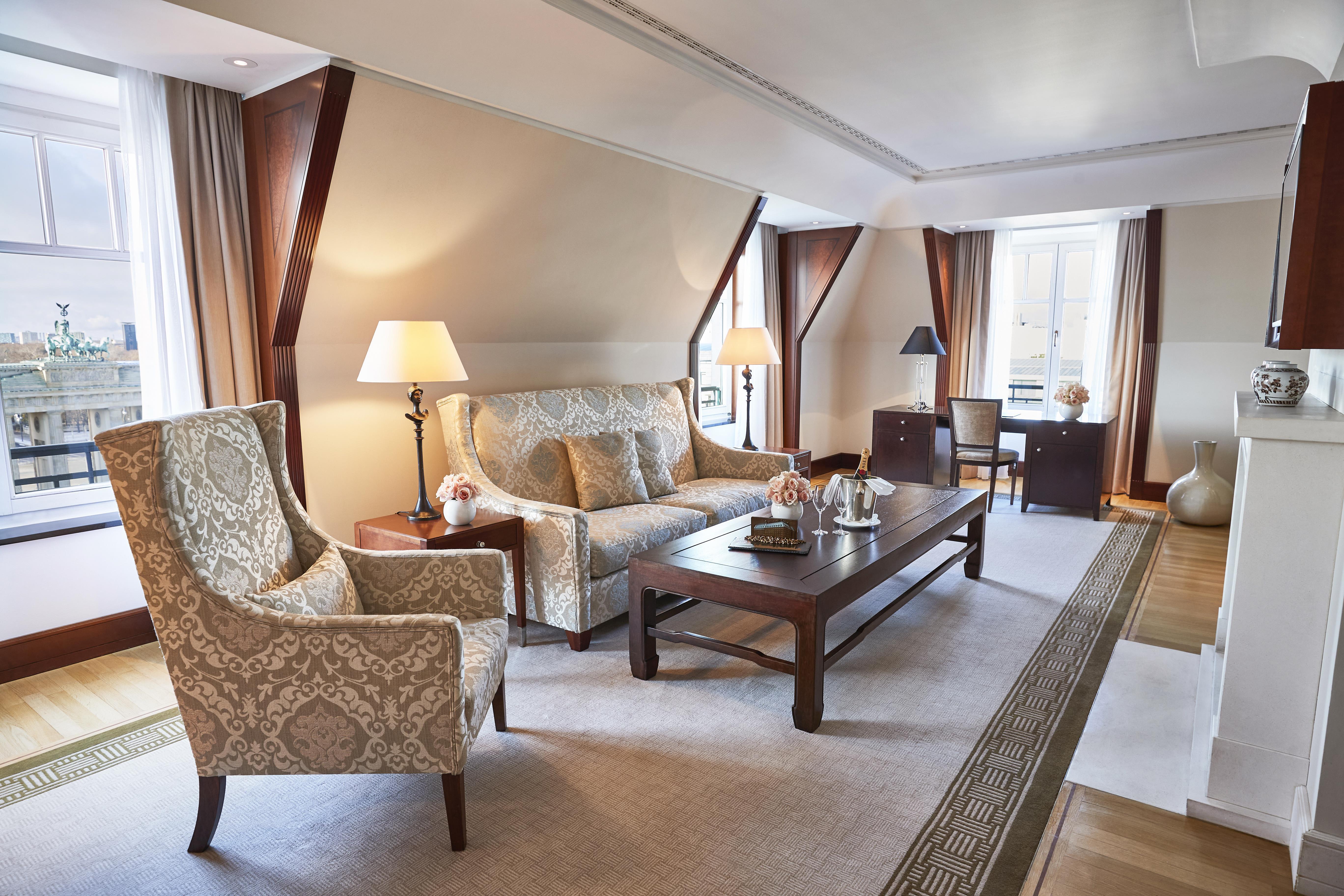 Suite Deluxe King Bed